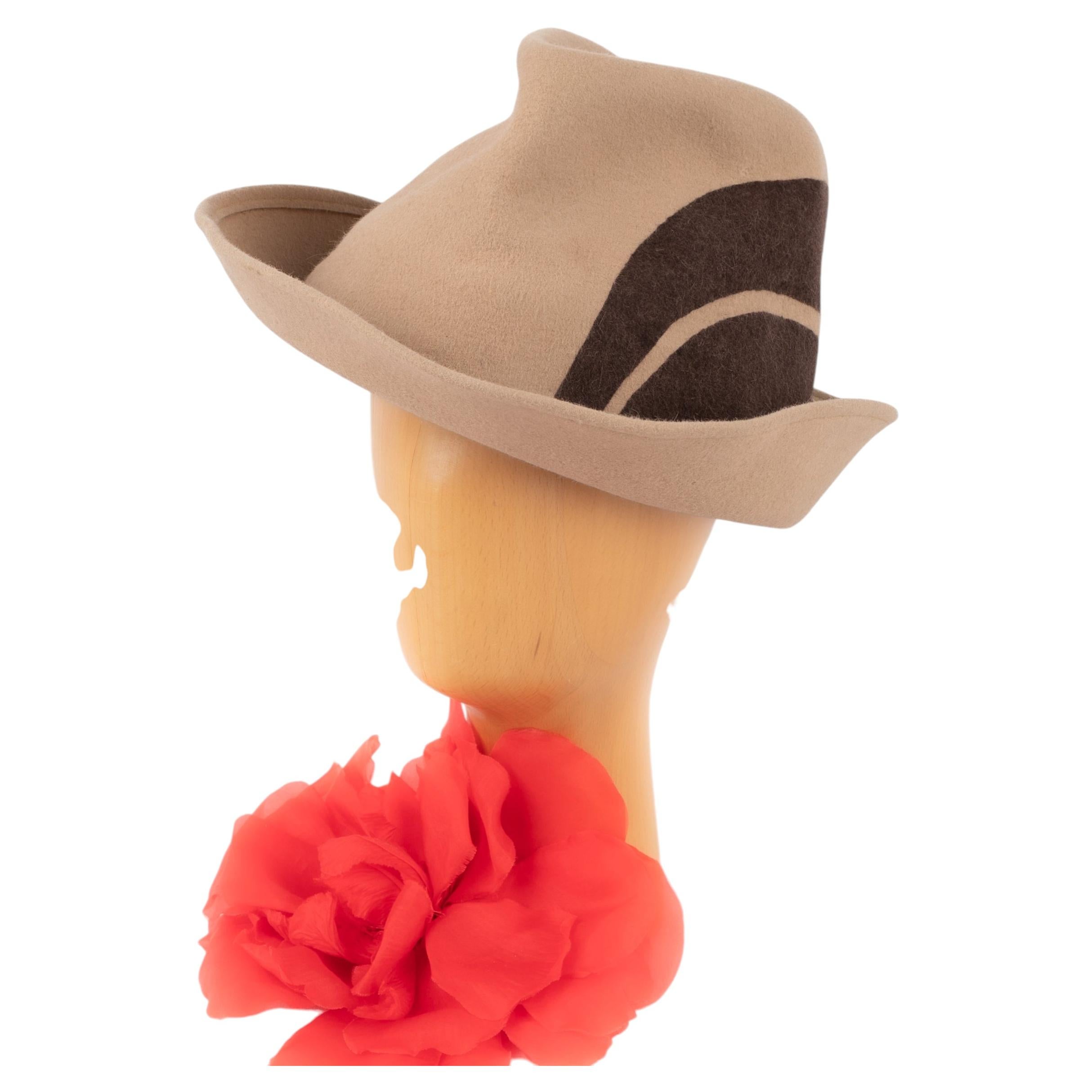 Il cappello di Anthony Peto