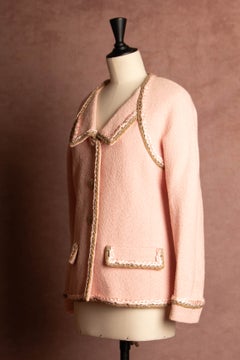 Chanel "K-Pop and Pop Art" jacket by Karl Lagerfeld Cruise 2016
