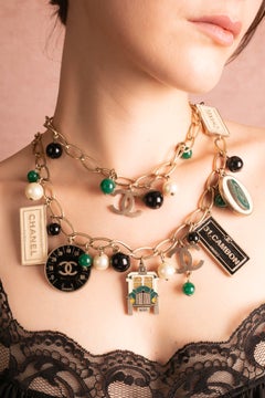 Chanel necklace 'Chanel prend la route' by Karl Lagerfeld Bus Cruise 2005-2006