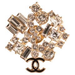 Chanel pins by Karl Lagerfeld Autumn 2008