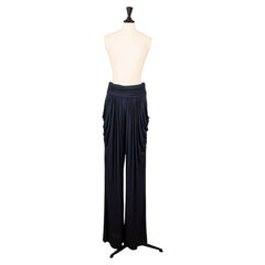 Pantalones plisados de Guy Laroche, diseñados por Hervé Leroux, primavera de 2006