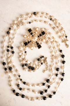 Collana Chanel disegnata da Karl Lagerfeld, inverno 2019