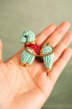Broche «caniche» de Schiaparelli, obra de Lucien Neuquelman, circa 1945-1950