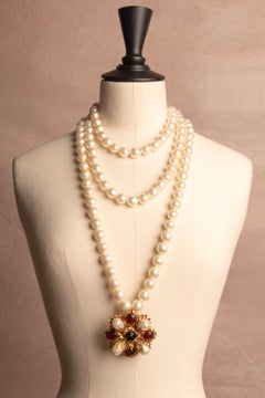 Lange Halskette von Chanel, entworfen von Karl Lagerfeld, Haute Couture, Winter 1994
