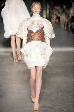 Corset Alexander McQueen par Lee McQueen