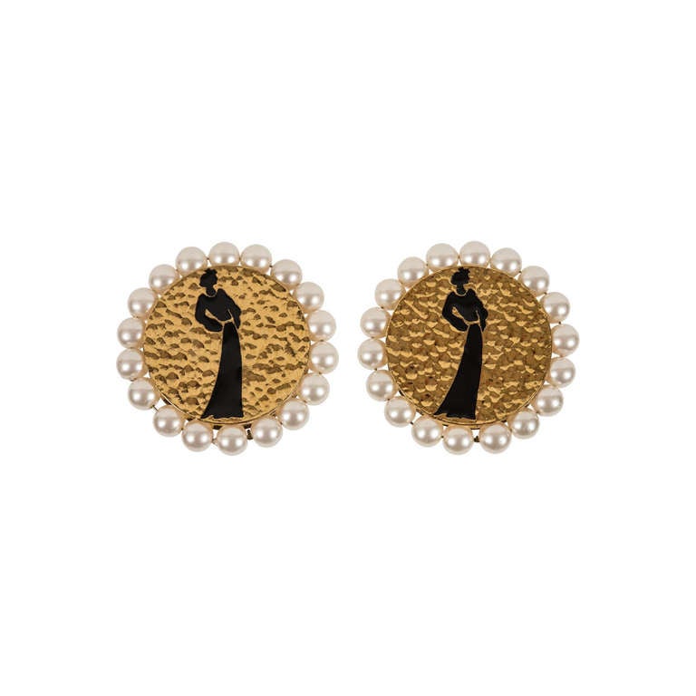 Pair of Chanel Silhouette Ear Clips