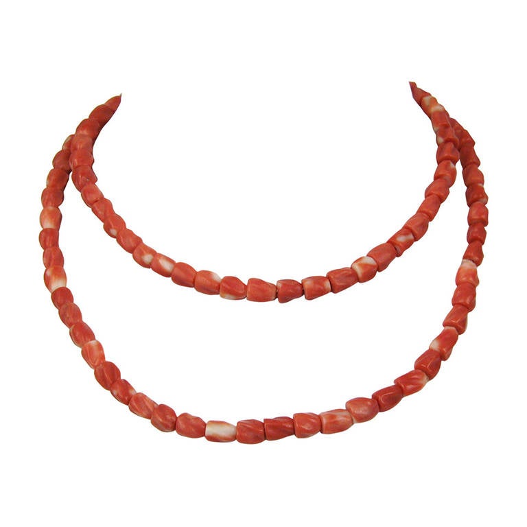 Collar de cuentas de coral de los años 50 Vintage