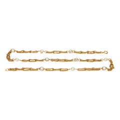 1980s Chanel Sautoir Necklace of white pearls and glitter cubes