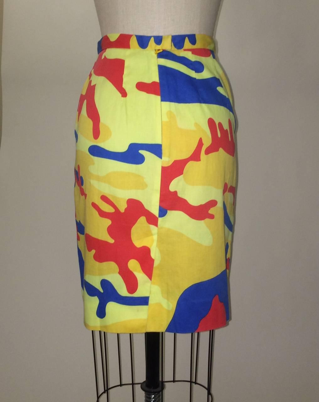 Stephen Sprouse vintage 1980's skirt from the designer's 'Sprouse' line in a 1987 print from Warhol's estate. A super-iconic Sprouse piece. Pockets at side seams. Back zip and button. 

100% cotton.

Made in Korea. 

Size 8, fits more like a