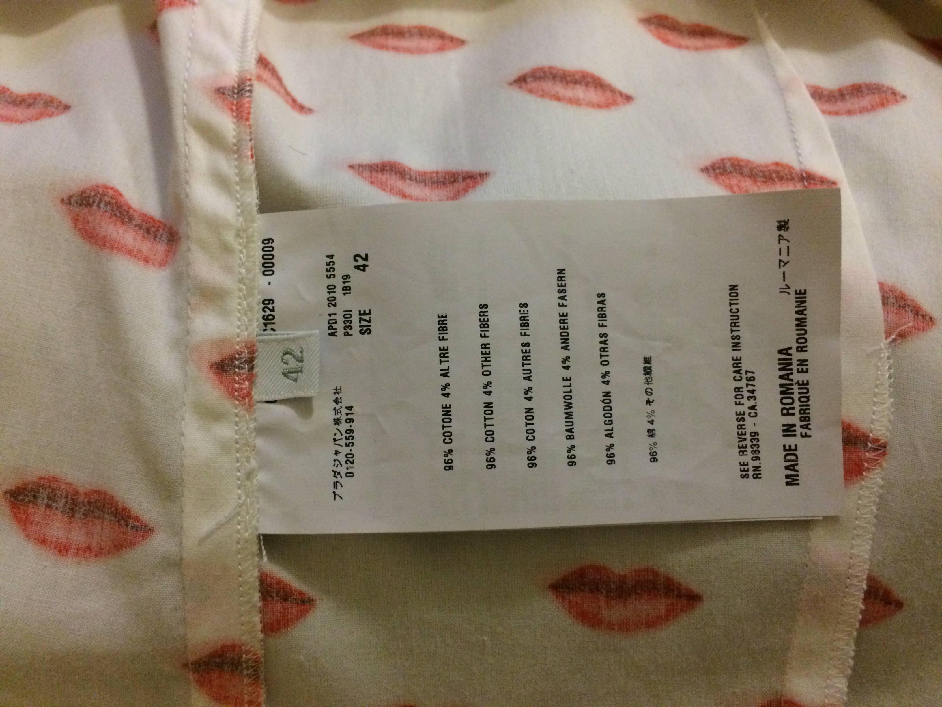 Prada Red and White Surrealist Lip Print Sleeveless Cotton Dress In Excellent Condition In San Francisco, CA