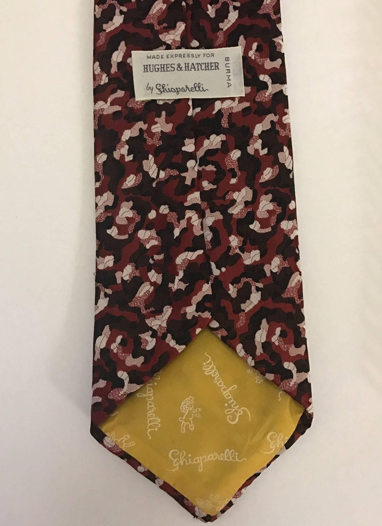Schiaparelli für Hughes & Hatcher Rot gemusterte breite Krawatte, 1960er Jahre  (Schwarz) im Angebot