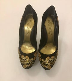 New Alexander McQueen Black Velvet Gold Acorn Embroidered Armadillo Wedges Shoes