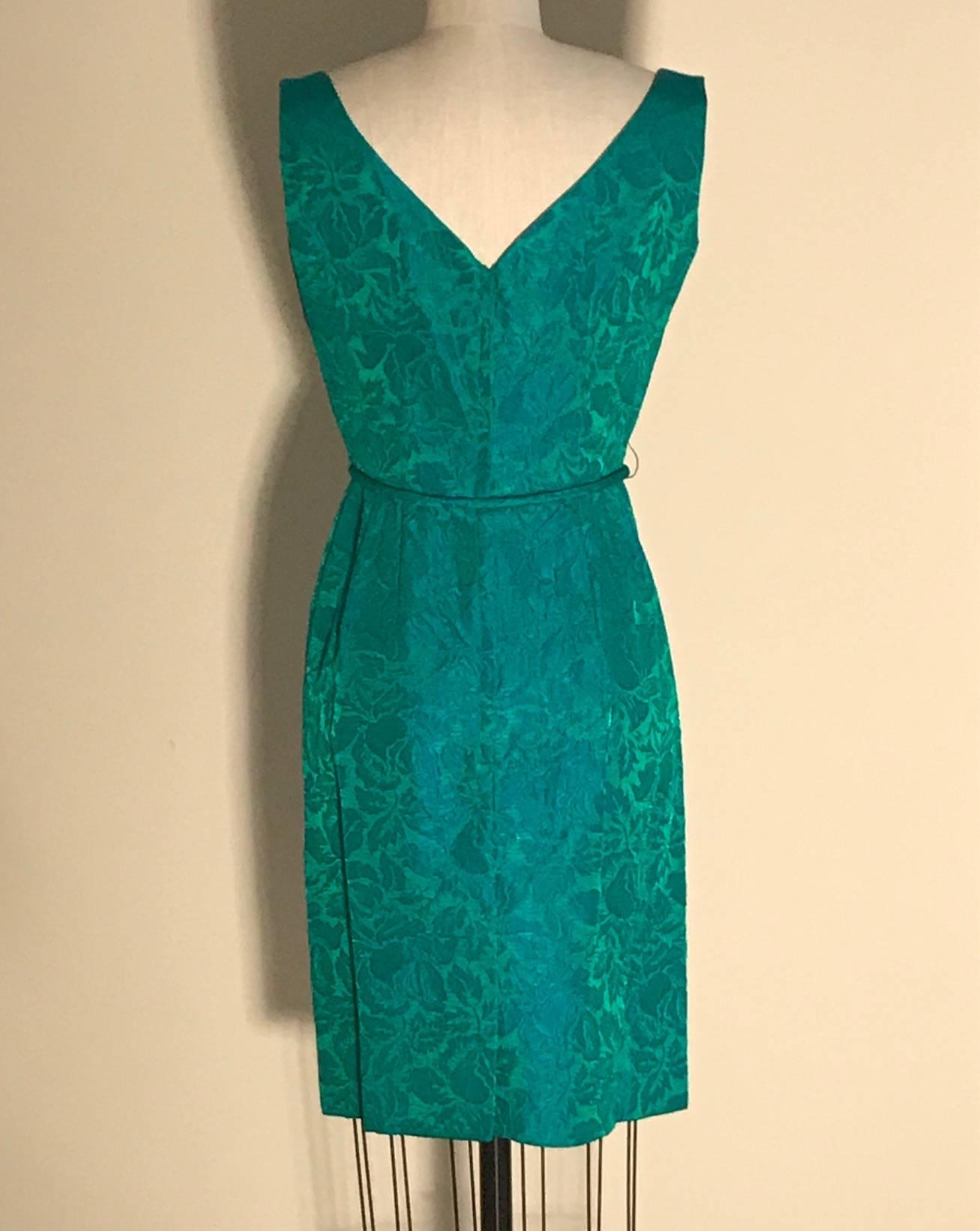 Traje de chaqueta floral y vestido de cuello corazón Joseph Magnin Verde Azul, años 50 en Bueno estado para la venta en San Francisco, CA
