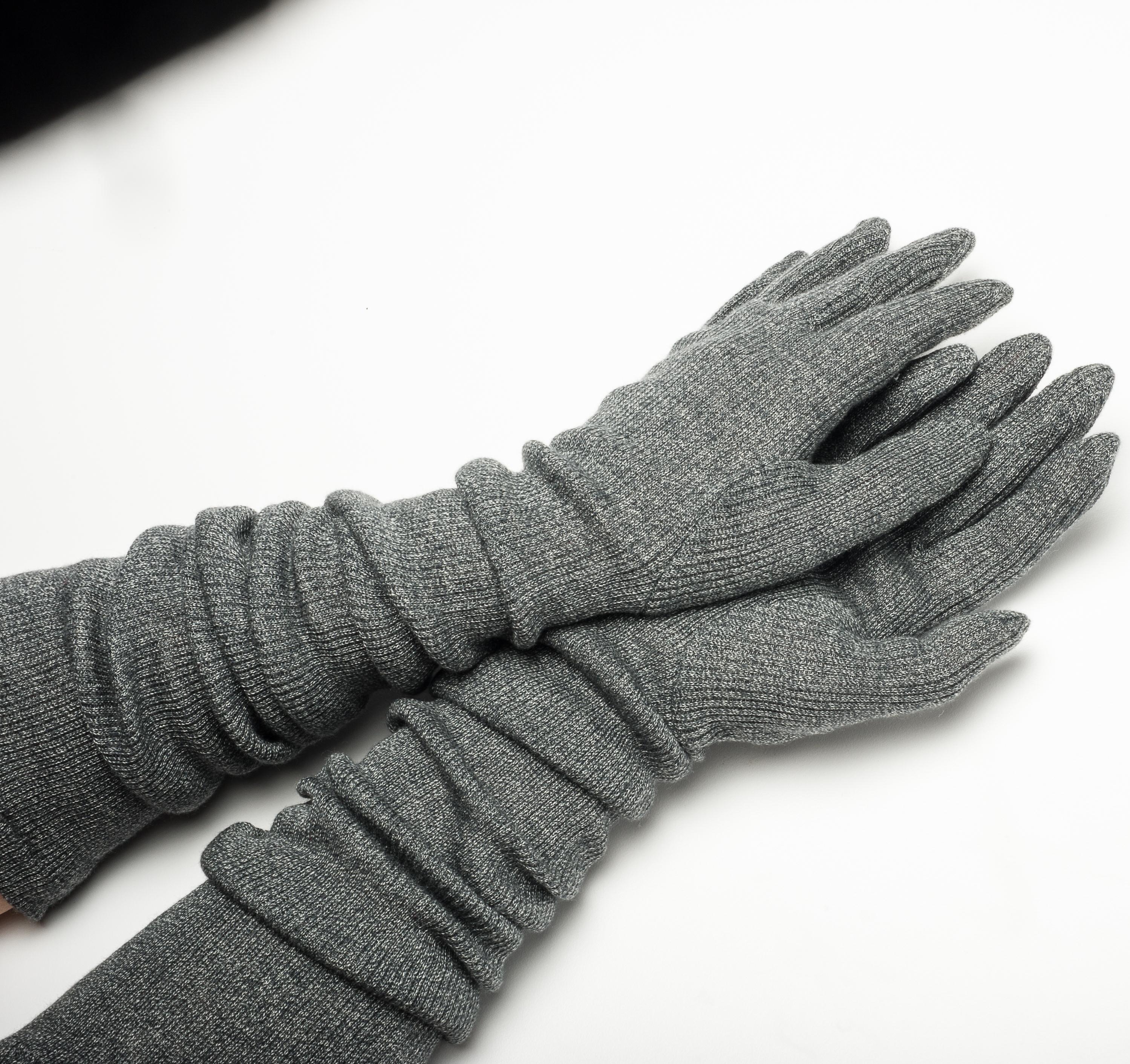 Gray Patrick Kelly 1980s Grey Rib Knit Long Gloves