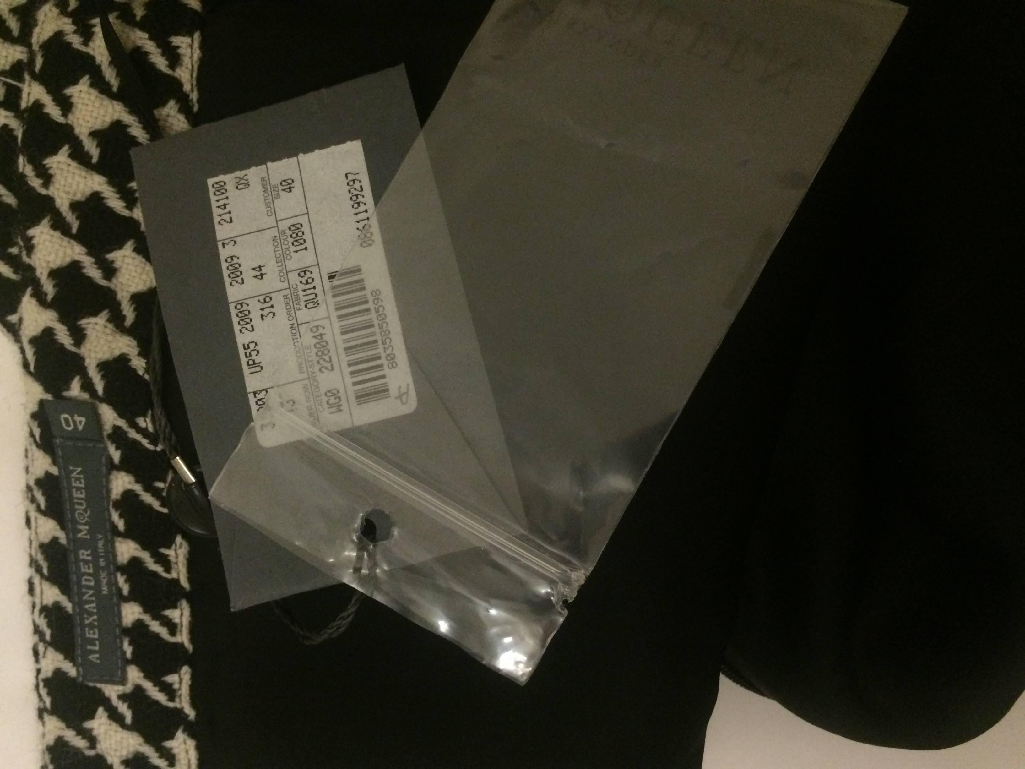Alexander McQueen Fall 2009 'Horn of Plenty' Houndstootht Pencil Skirt In New Condition In San Francisco, CA