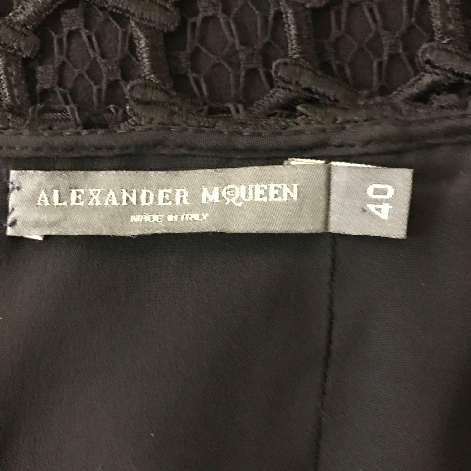 Women's Alexander McQueen 2012 Intricate Black Honeycomb Lace Straight Pencil Skirt
