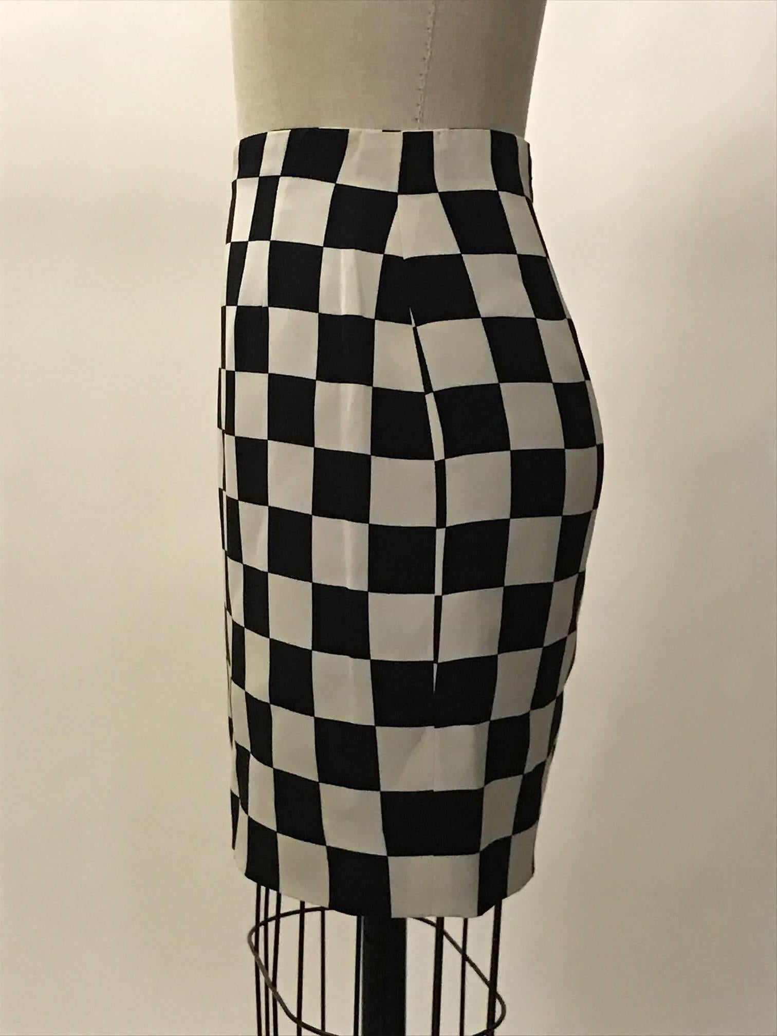 Gianni Versace Couture 1990s Black and White Check Silk Pencil Skirt  In Good Condition In San Francisco, CA