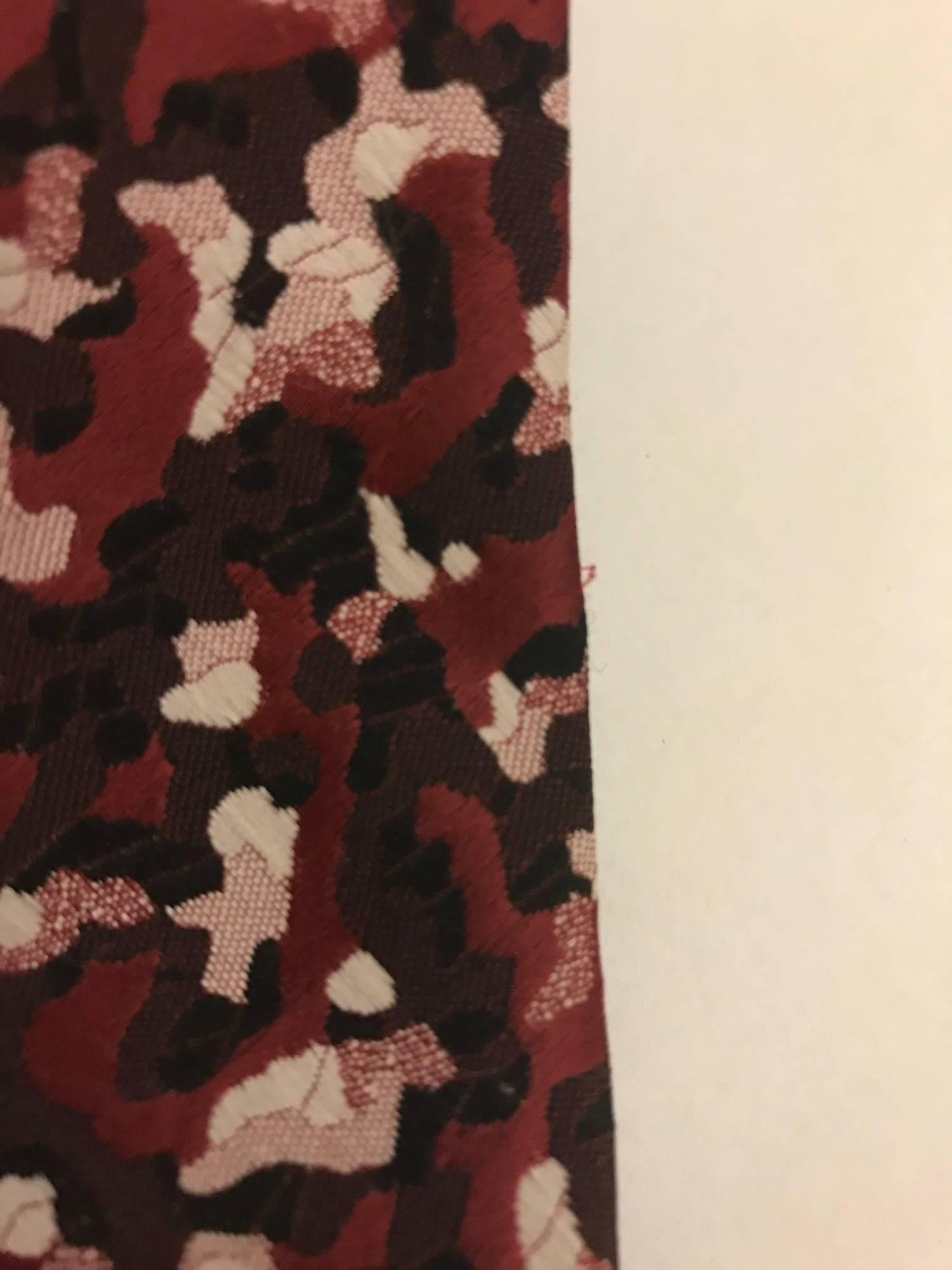 Schiaparelli für Hughes & Hatcher Rot gemusterte breite Krawatte, 1960er Jahre  im Zustand „Gut“ im Angebot in San Francisco, CA