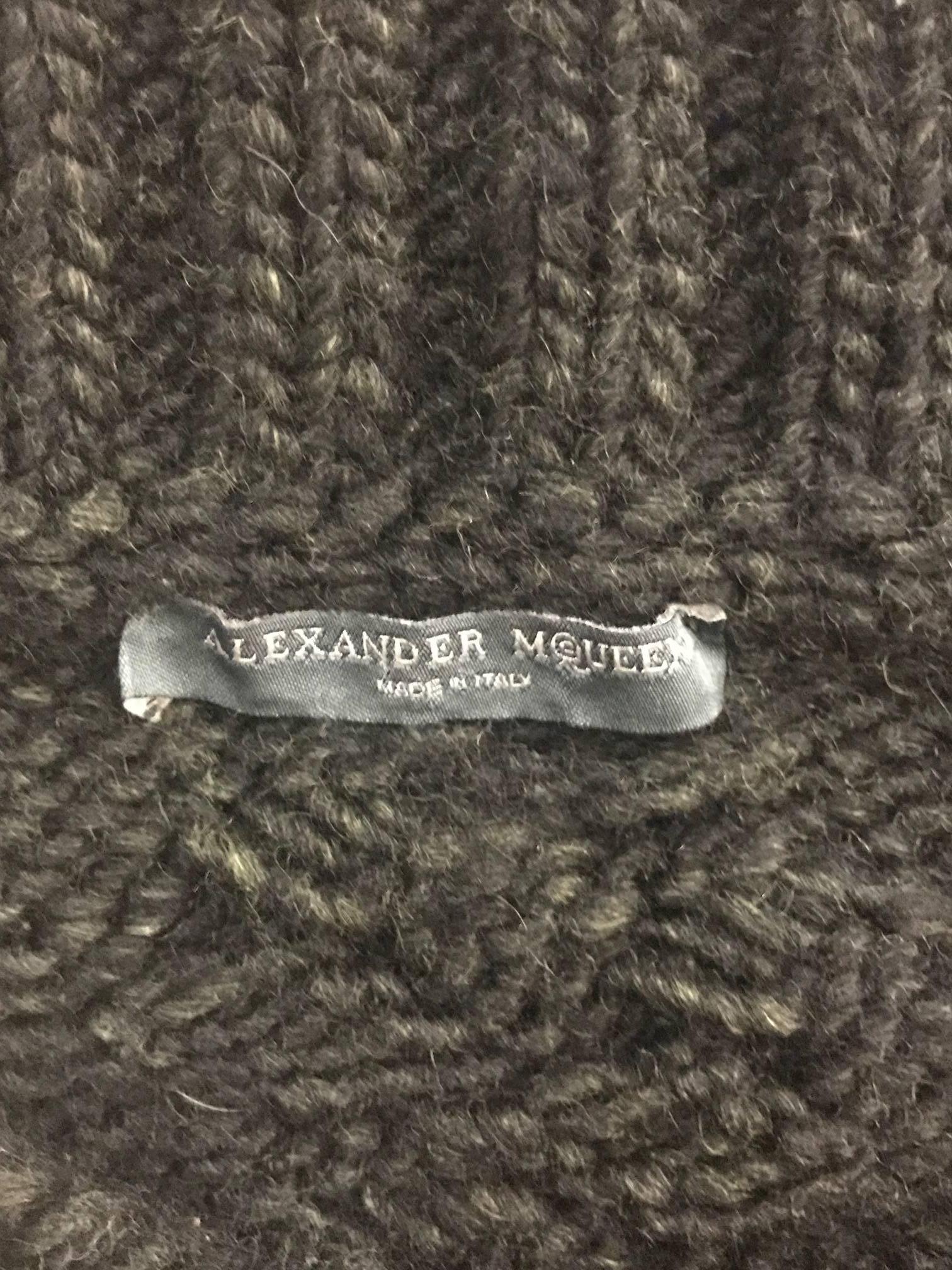 Alexander McQueen Fall 2005 Runway Flower Detail Chunky Cable Knit Sweater  In Excellent Condition In San Francisco, CA