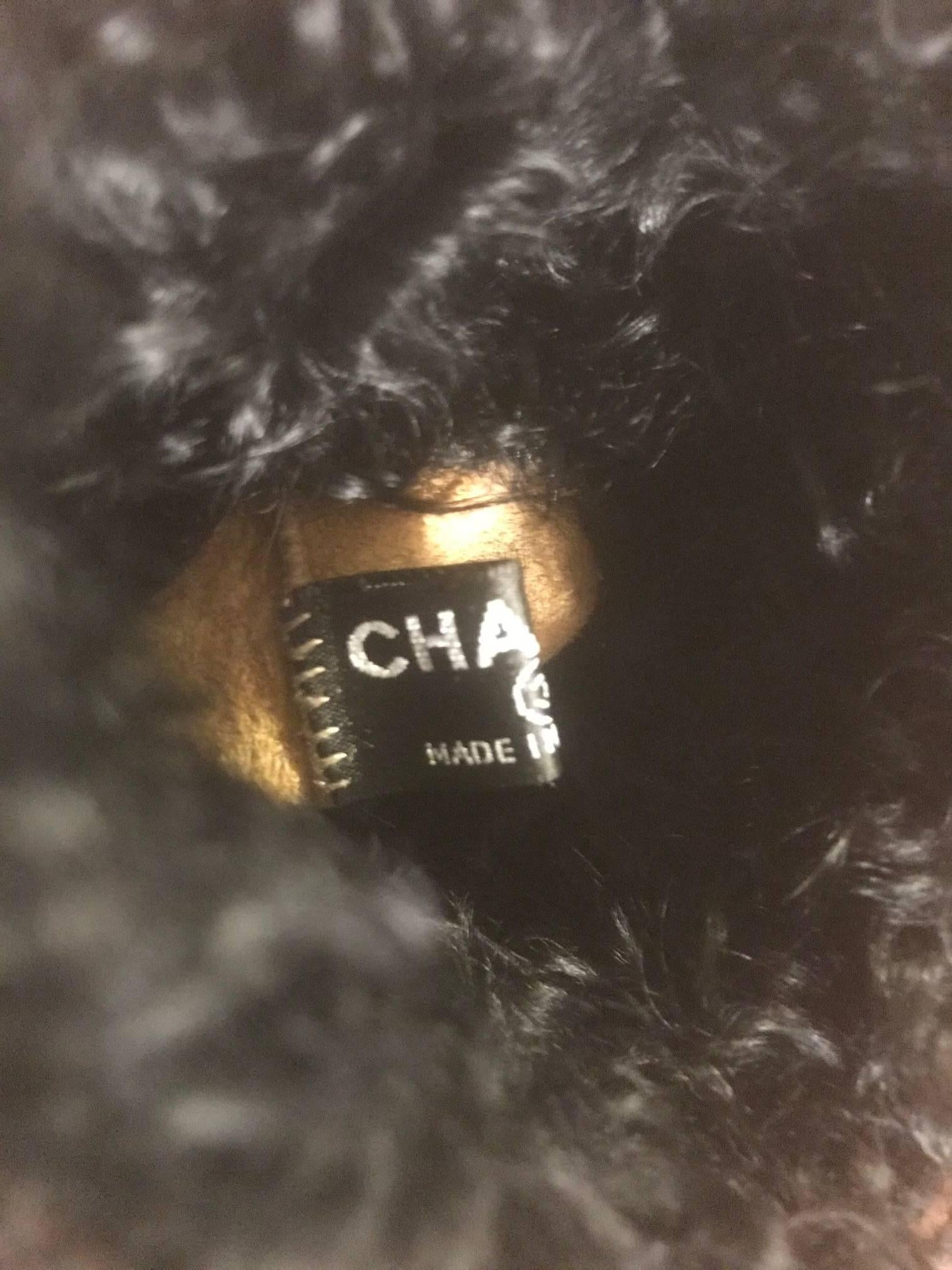Chanel Gold Leather Fingerless Gloves with Black Shearling Trim, 2009  In Excellent Condition In San Francisco, CA