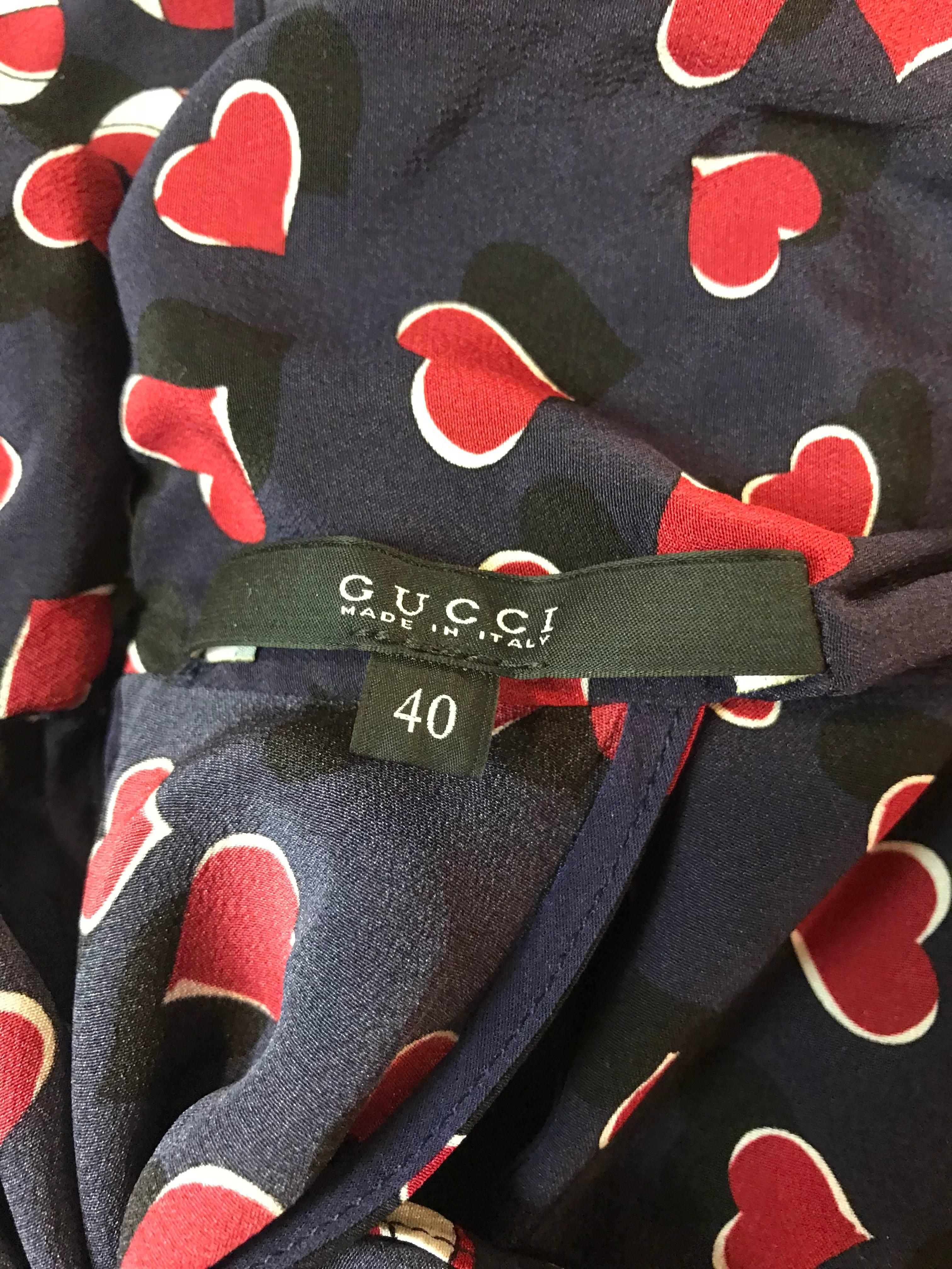 New Gucci Heart and Beach Ball Print Navy Silk Halter Top In New Condition For Sale In San Francisco, CA