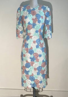 Dolce & Gabbana Mehrfarbiges Spitzenkleid mit Blumenmuster