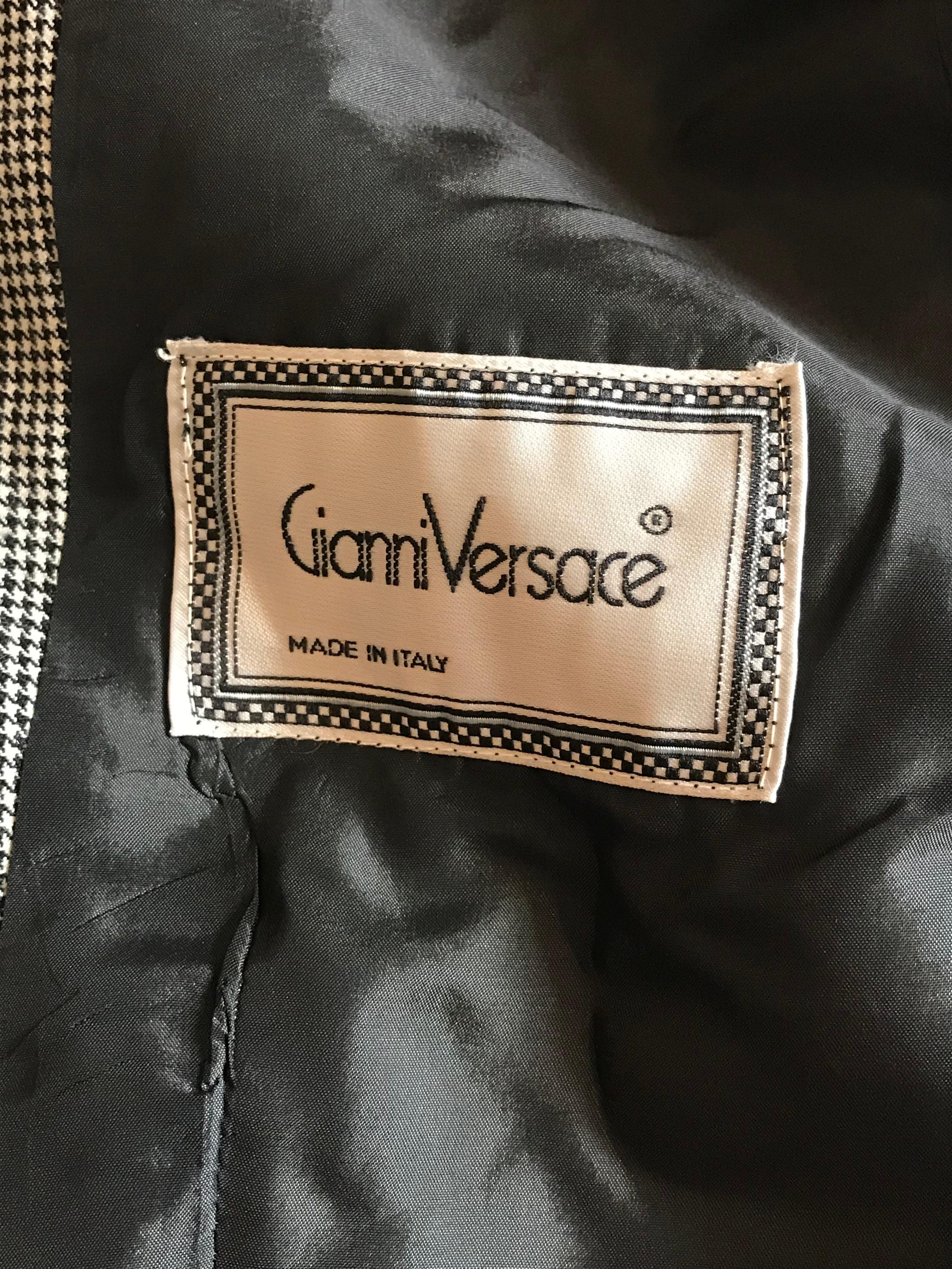 Gianni Versace 1990s Purple Flower Black White Houndstooth Skirt Suit In Good Condition For Sale In San Francisco, CA