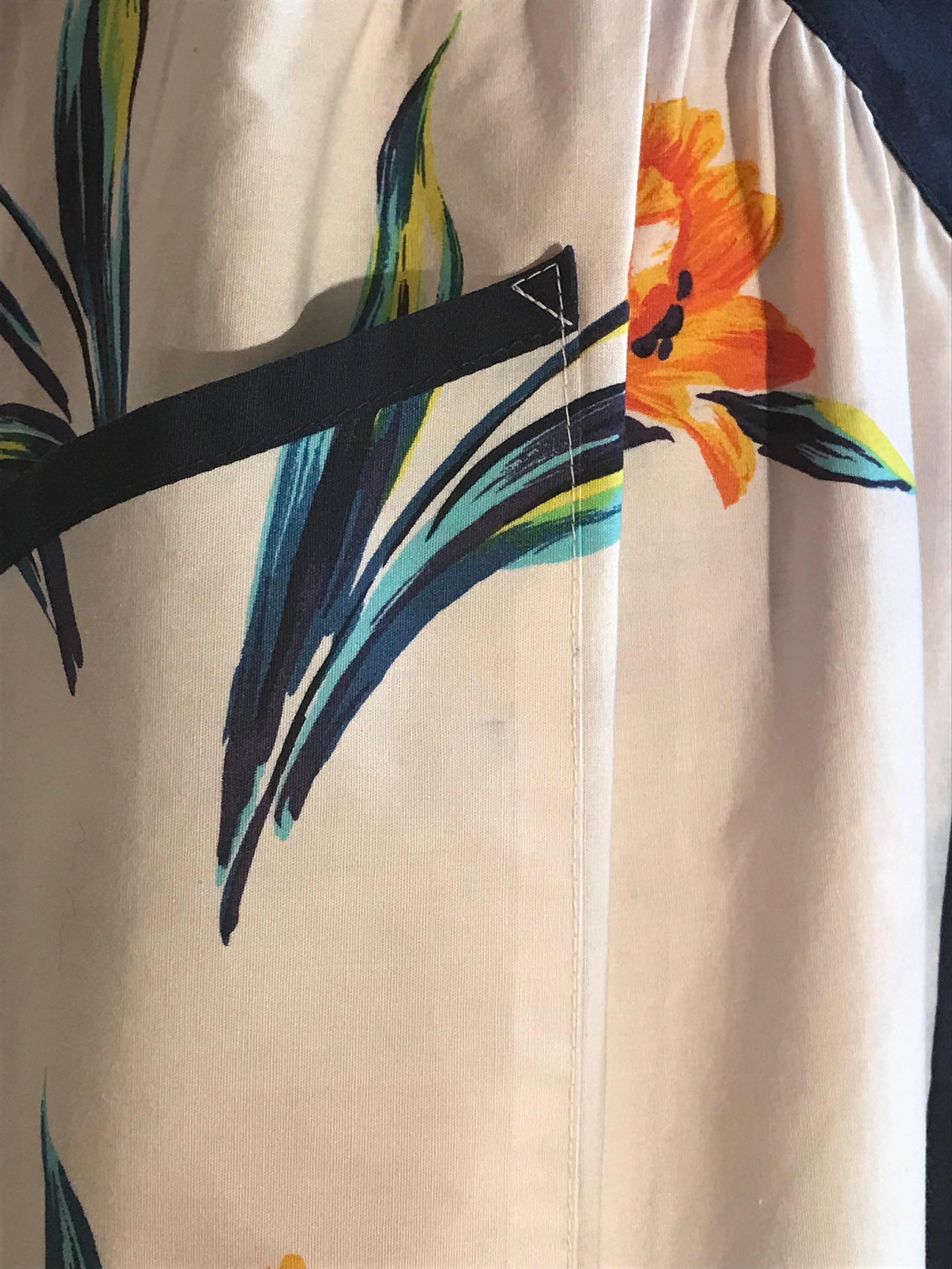 Yves Saint Laurent YSL Vintage White Floral Dress Style Apron Orange and Blue In Excellent Condition In San Francisco, CA