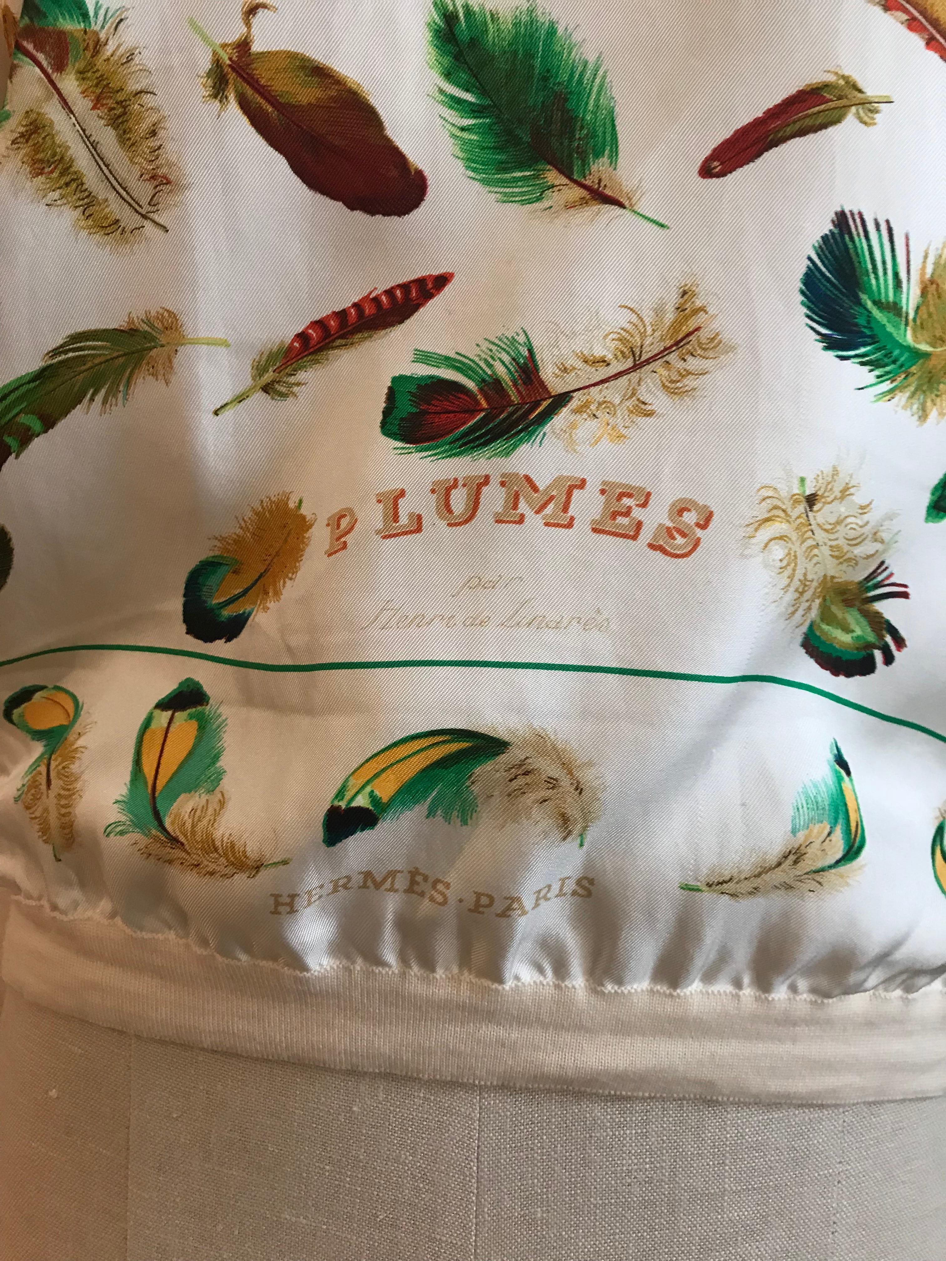 Pull à col roulé vintage en soie imprimé plumes Henri de Linares Hermès, Rare Pour femmes en vente