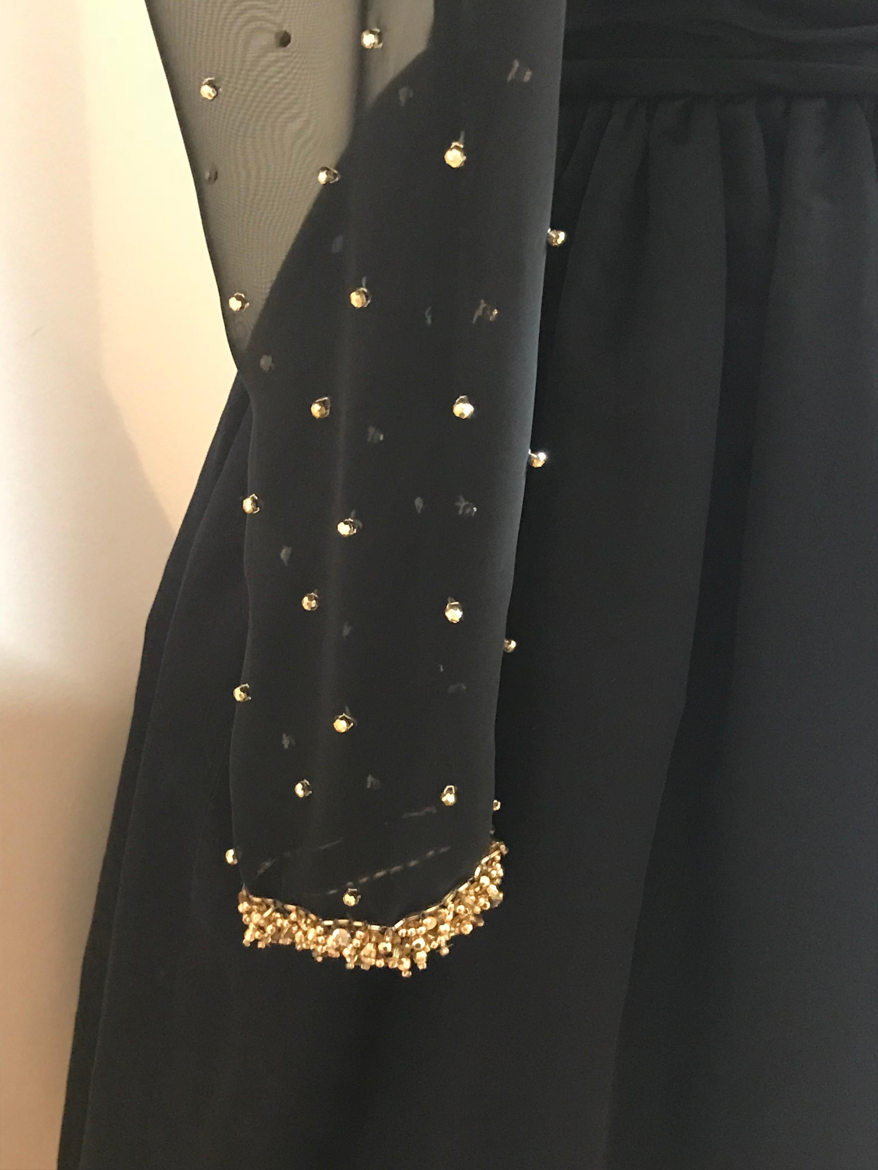 Victoria Royal Black and Gold Embellished Beaded Tassel Gown Long Sleeve In Excellent Condition For Sale In San Francisco, CA