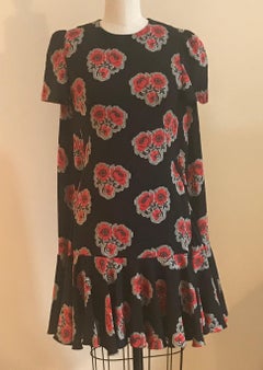 Unworn Alexander McQueen Cape Back Black and Red Floral Poppy Print Silk Dress