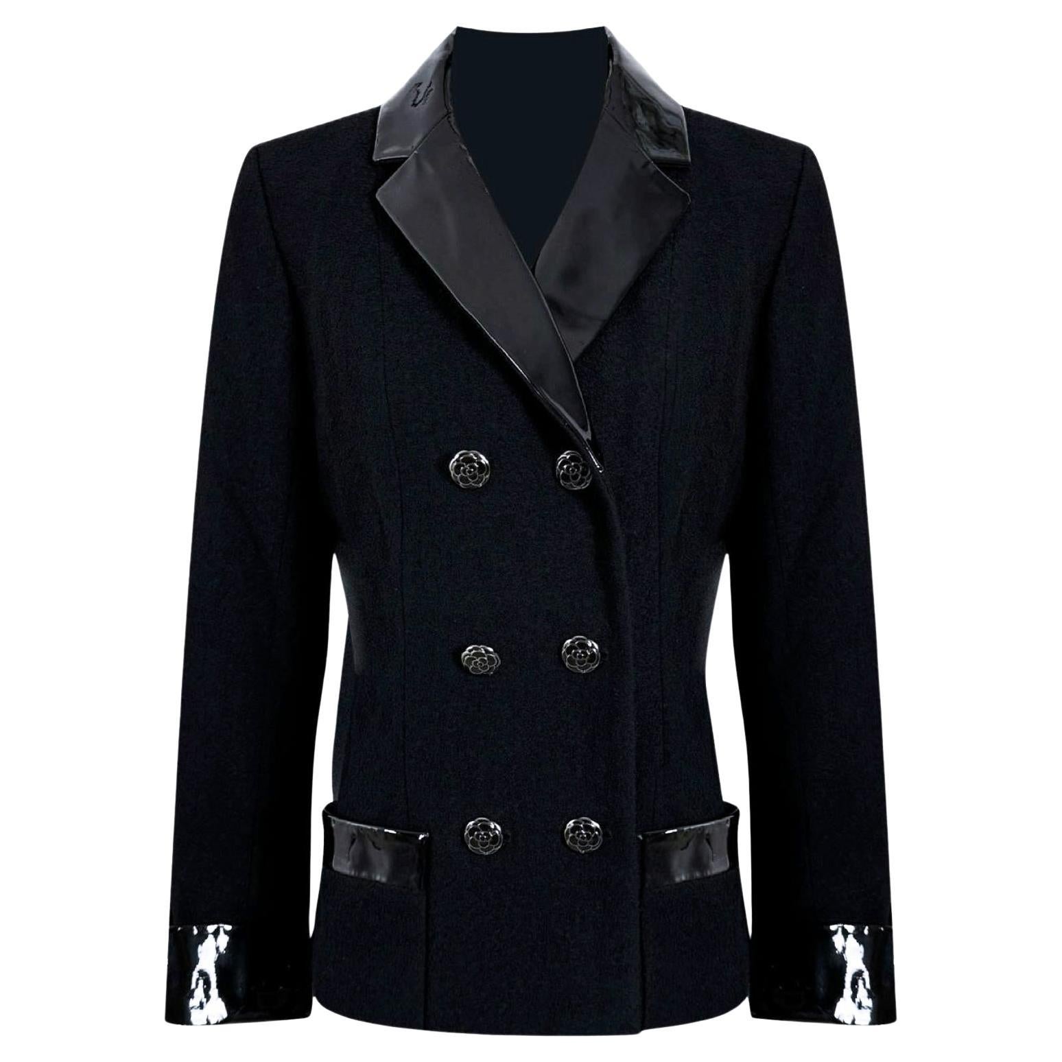 Giacca Chanel Coco Brasserie in tweed nero con bottoni CC Camellia 38 FR