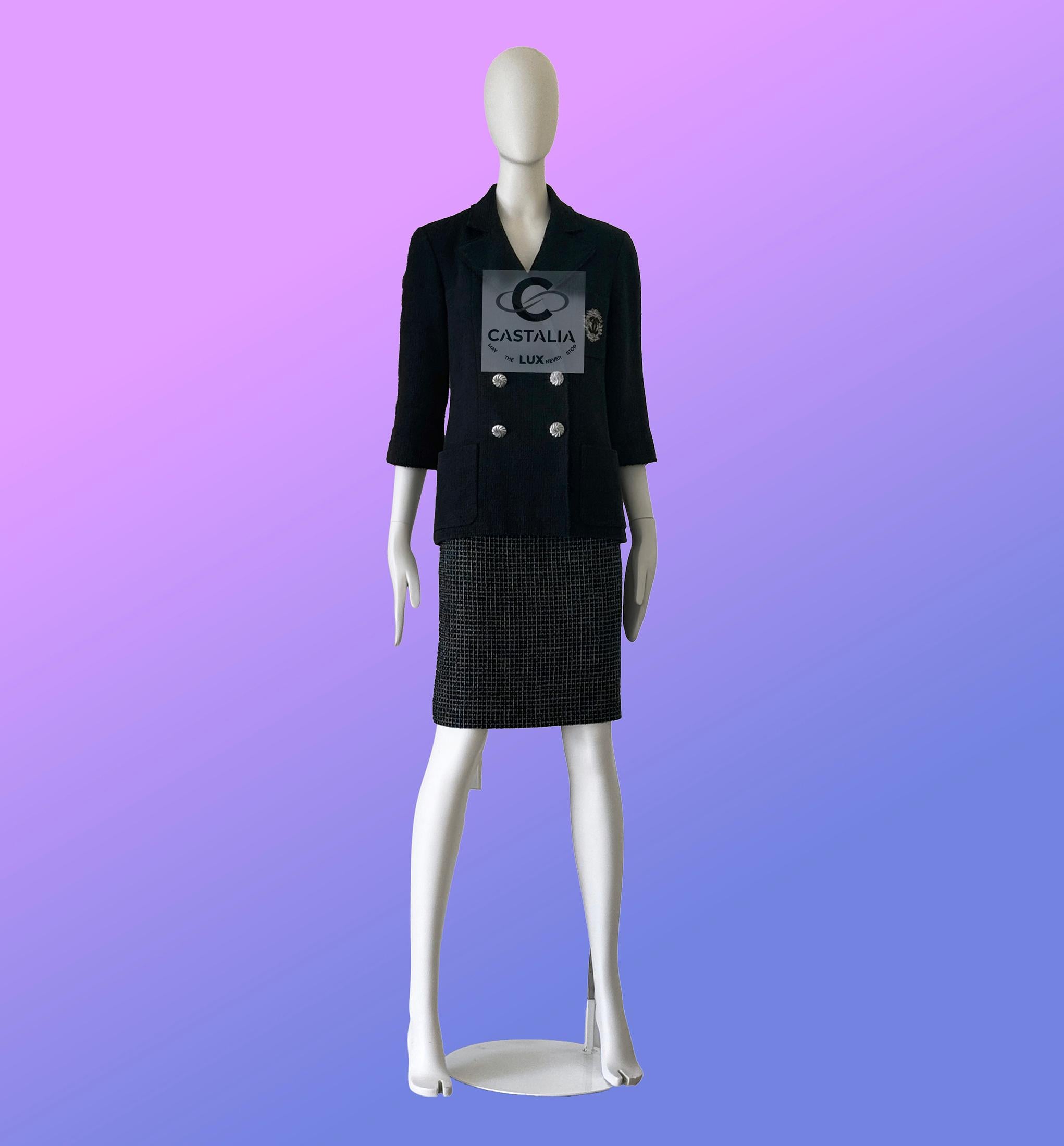 Giacca Chanel CC Logo Patch in tweed nero 36 FR in vendita 2