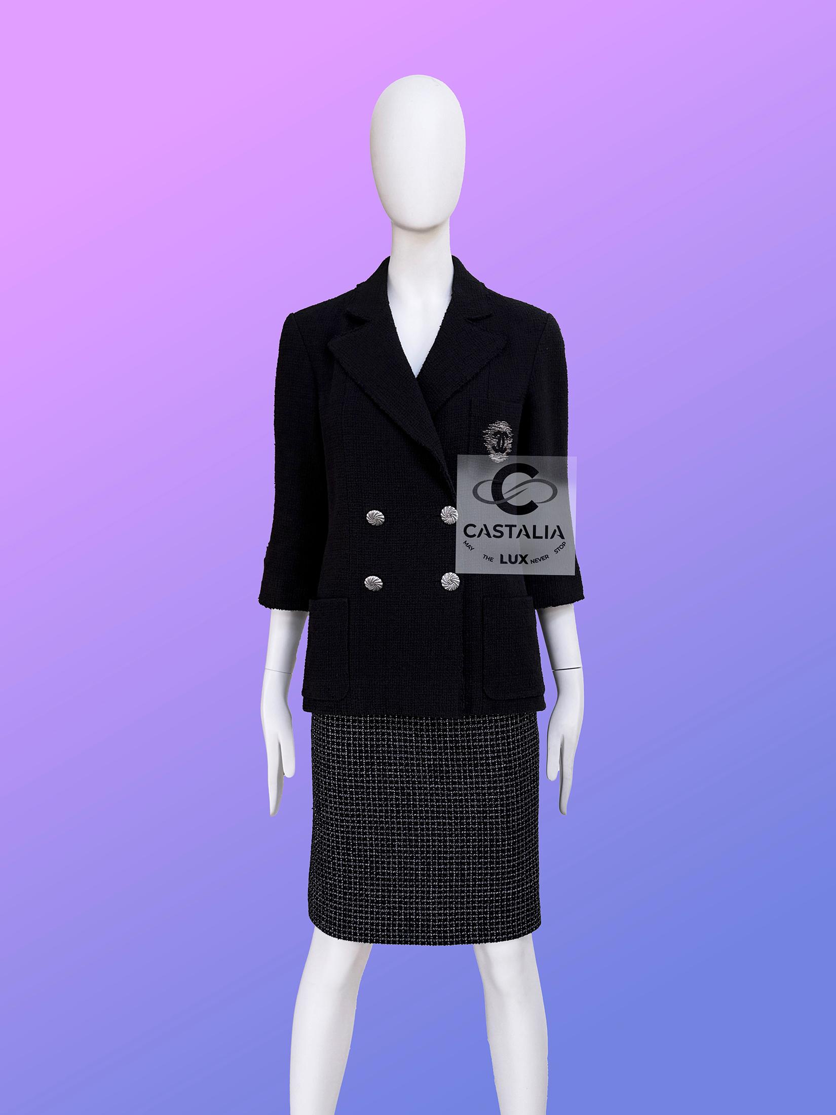 Giacca Chanel CC Logo Patch in tweed nero 36 FR in vendita 3