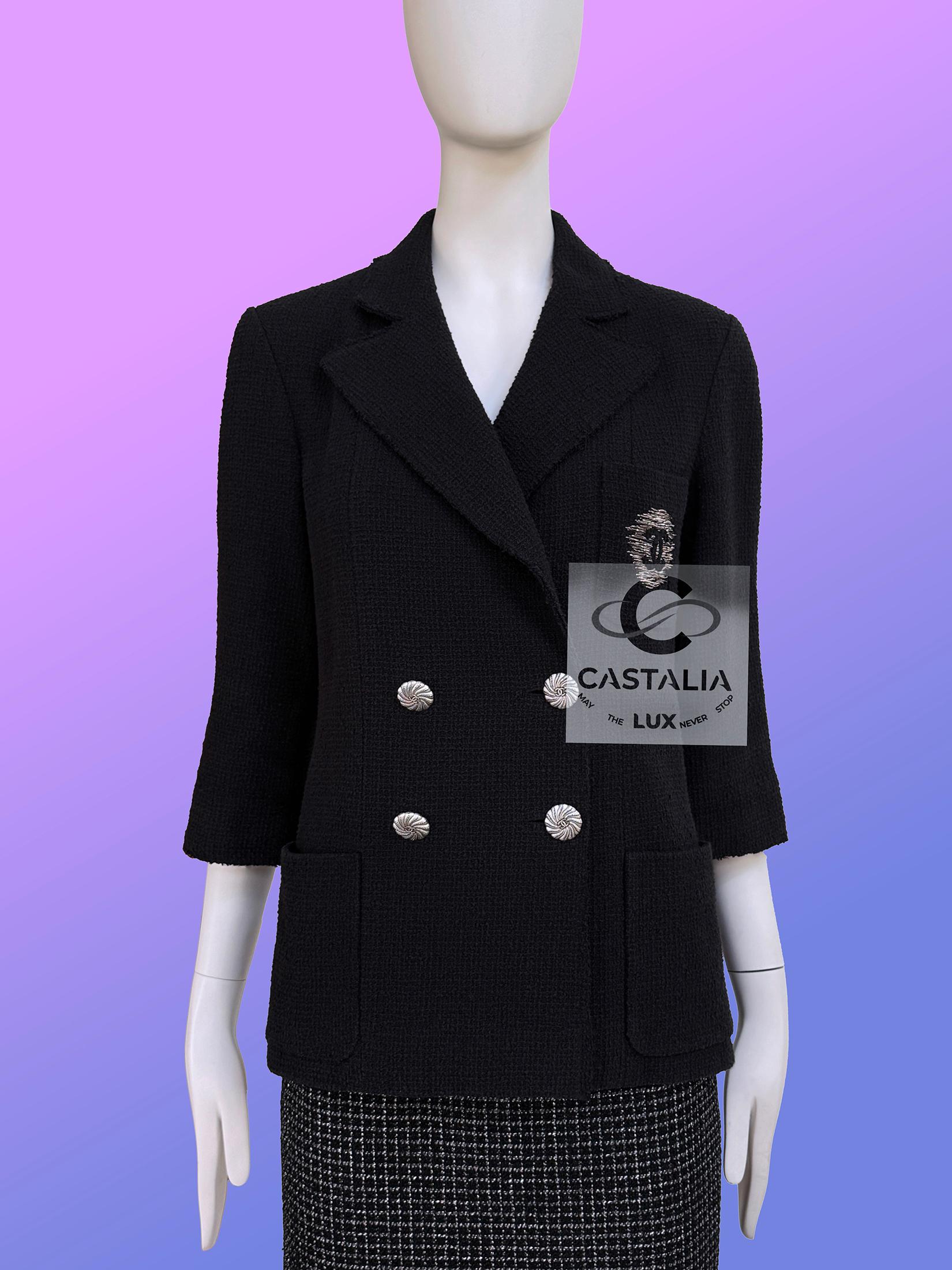 Giacca Chanel CC Logo Patch in tweed nero 36 FR in vendita 5
