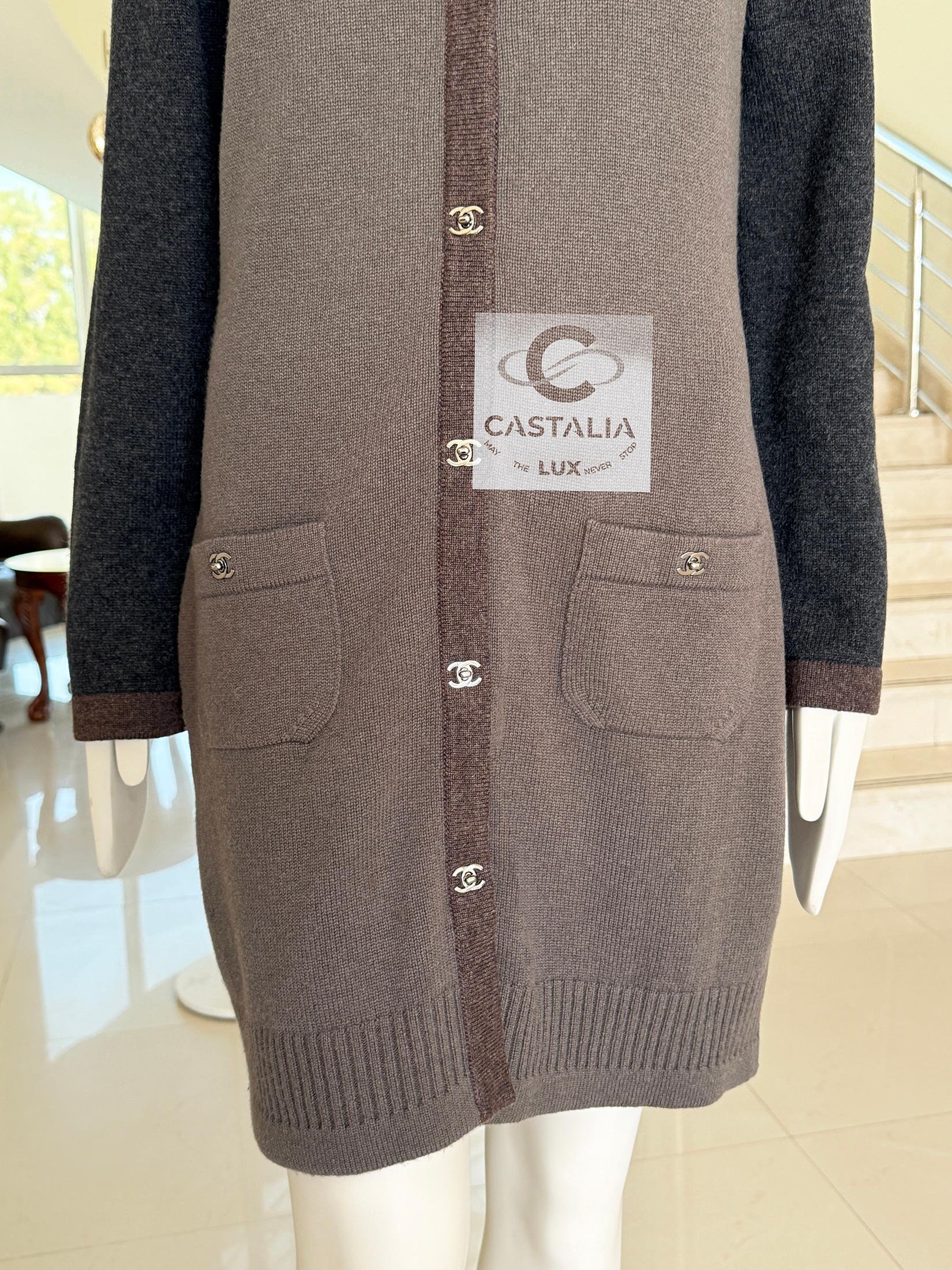 Chanel Iconic CC Turnlock Cardigan Beige 34 FR en vente 4