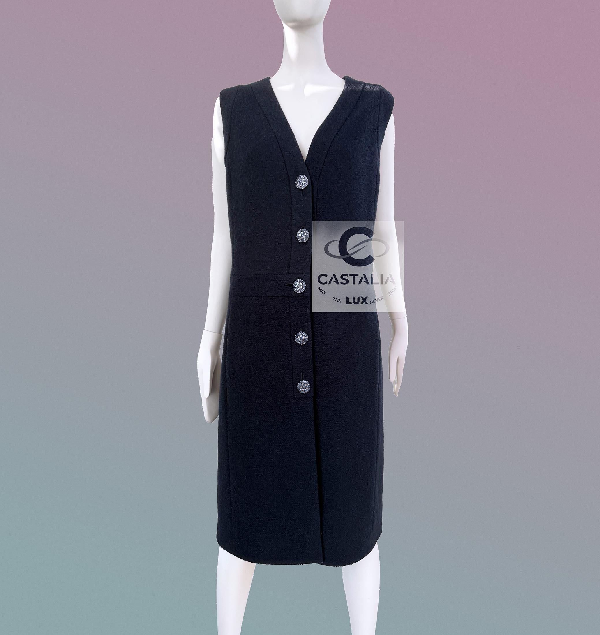 Chanel New Paris / Dubai CC Gripoix Knöpfe Jacke Kleid 46 FR für Damen oder Herren im Angebot
