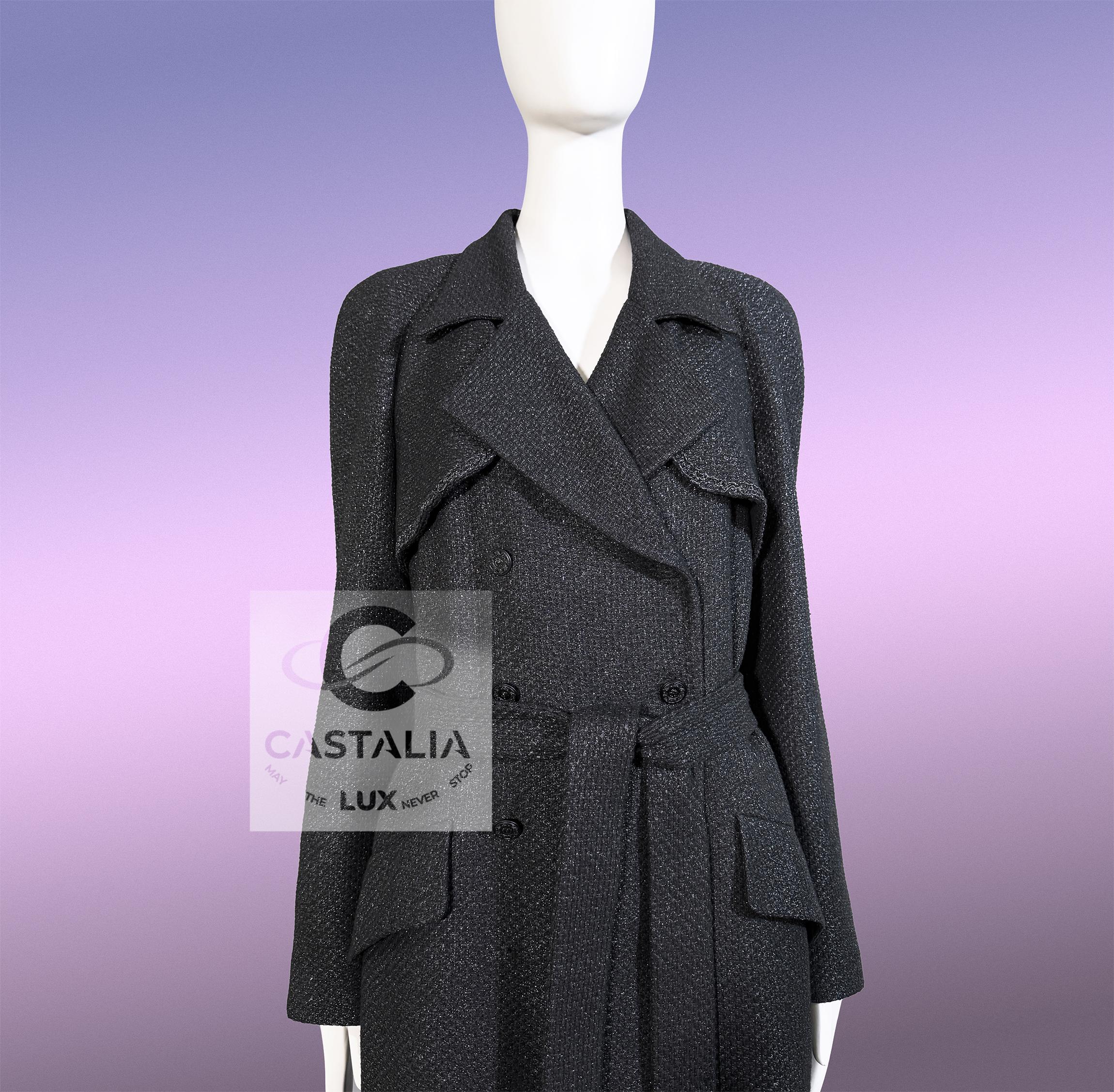 Trench Chanel New Black Tweed con bottoni CC Gripoix 38 FR in vendita 2
