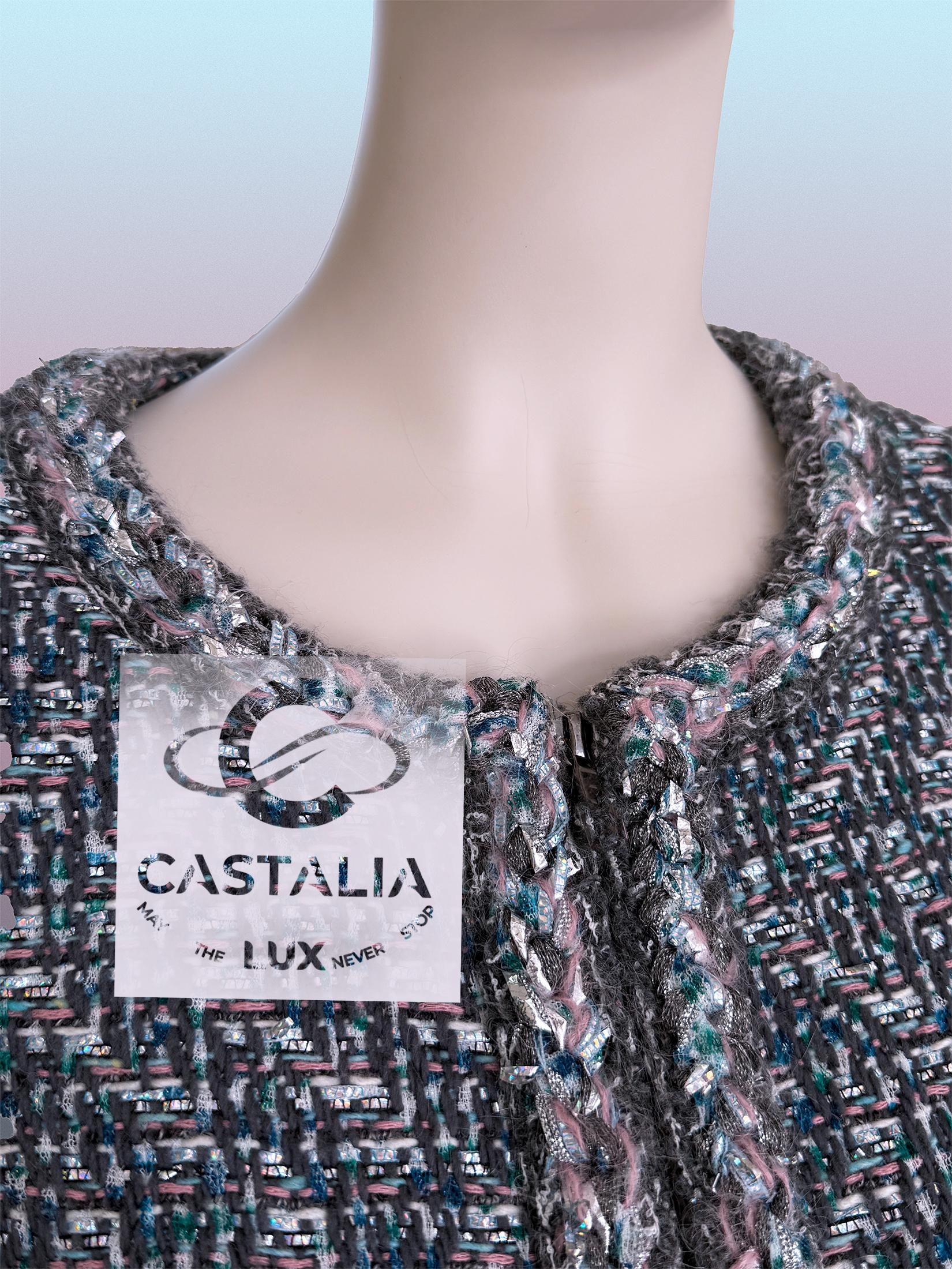 Chanel Supermarket Runway Cappotto in tweed iridescente 36 FR in vendita 5