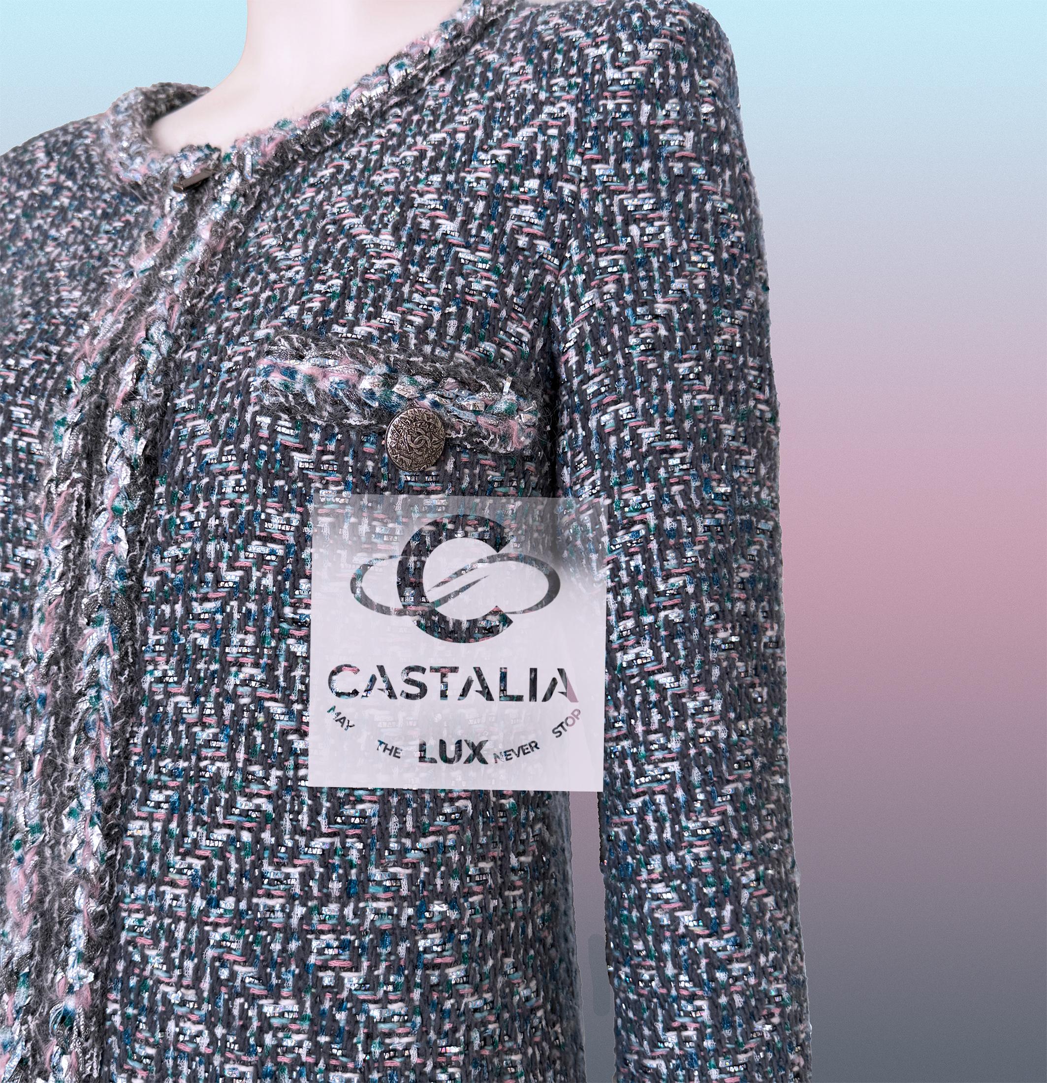 Chanel Supermarket Runway Cappotto in tweed iridescente 36 FR in vendita 3