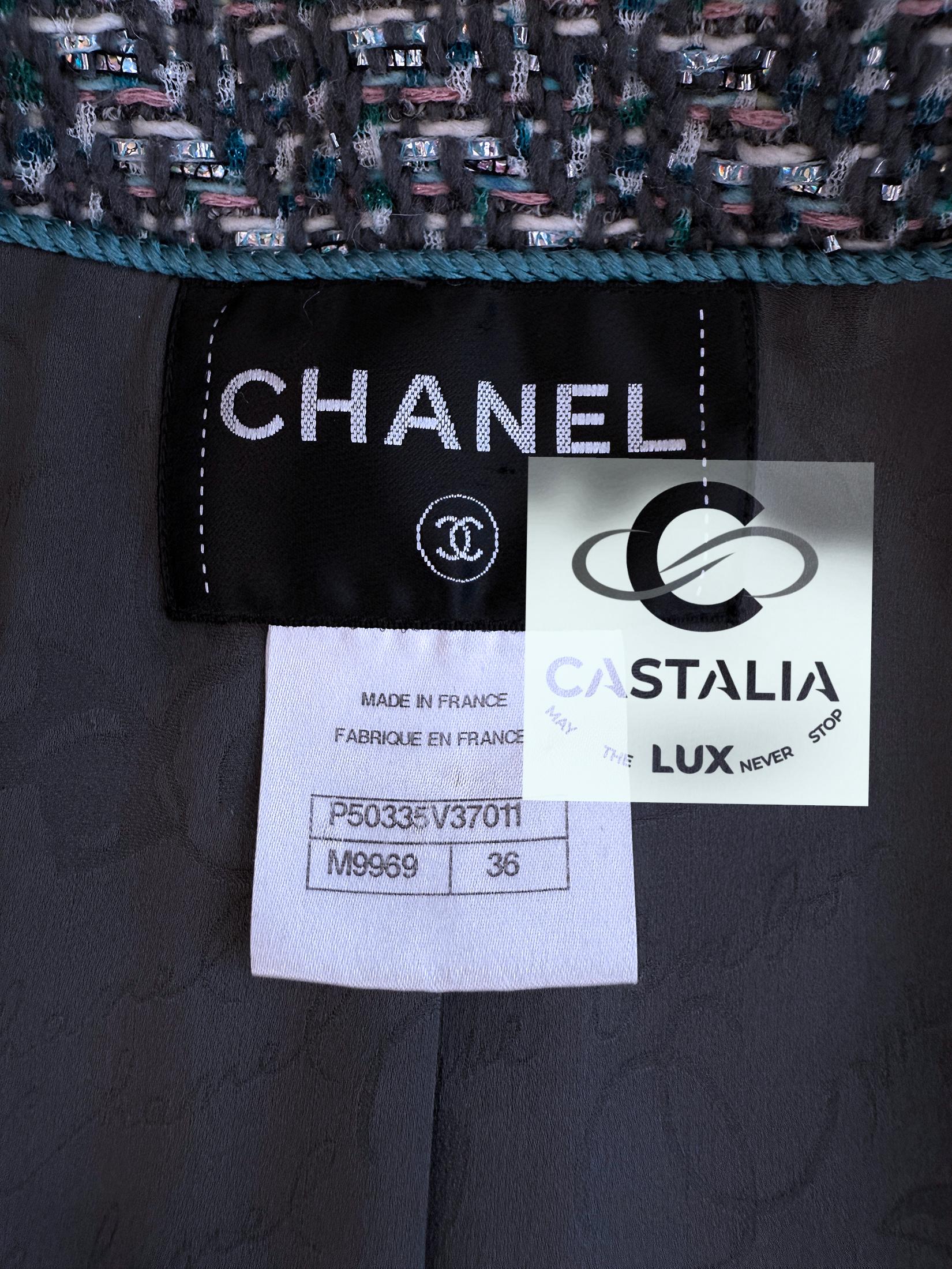 Chanel Supermarket Runway Cappotto in tweed iridescente 36 FR in vendita 10