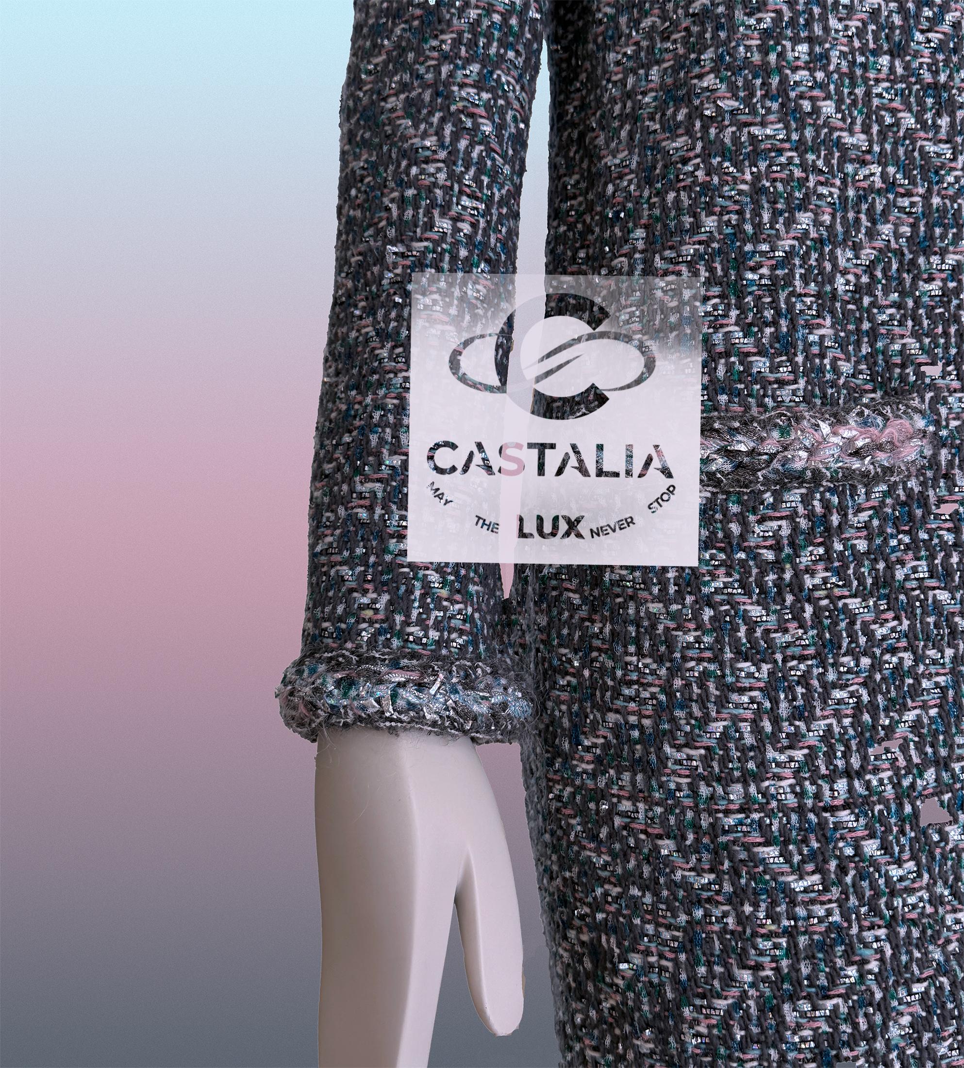 Chanel Supermarket Runway Cappotto in tweed iridescente 36 FR in vendita 7