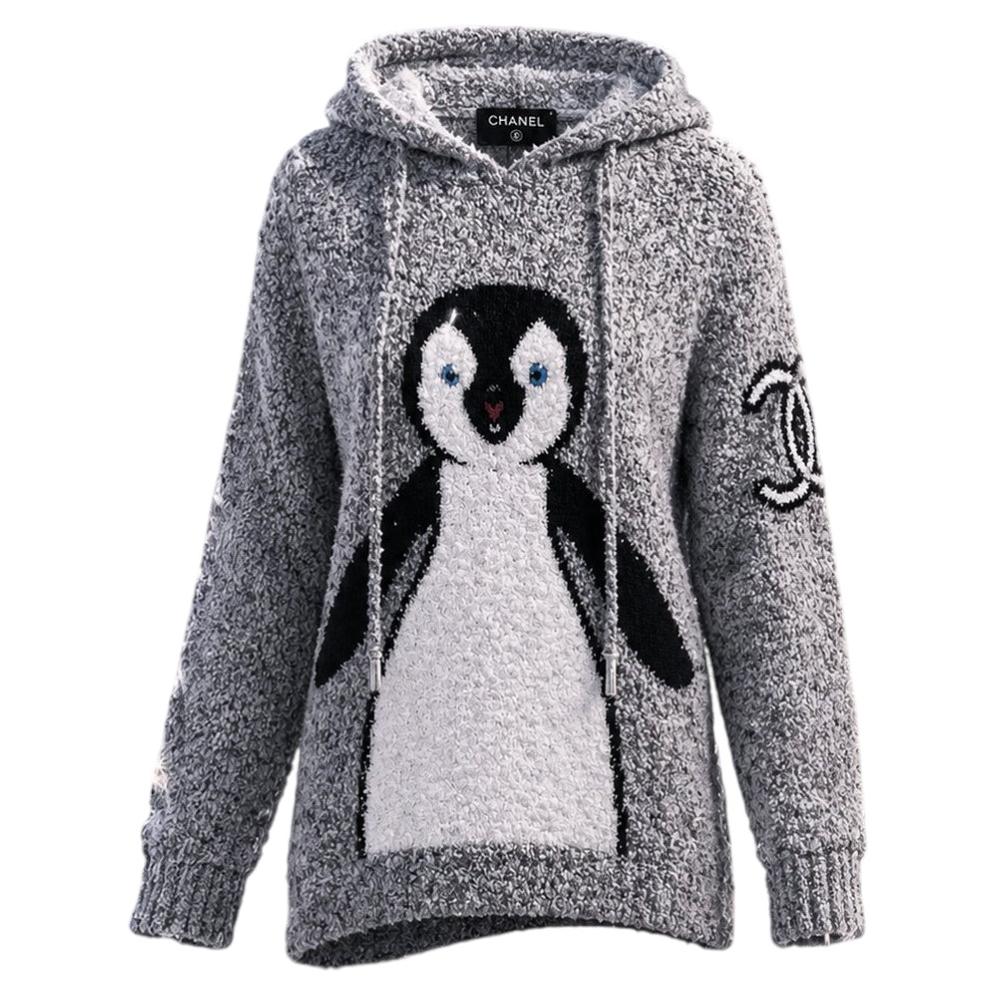 CHANEL Extrem selten CC Logo Penguin Boucle Hoodie 42 FR im Angebot
