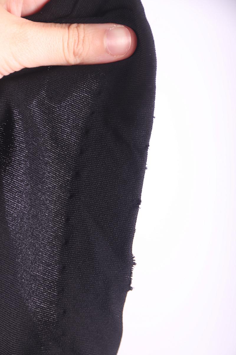 Gianni Versace Pantalon Couture 1997
taille 40

bon état, il y a des signes d'usure sur le bas des jambes, si vous faites un ourlet sur le pantalon tout ira bien, voir photo
