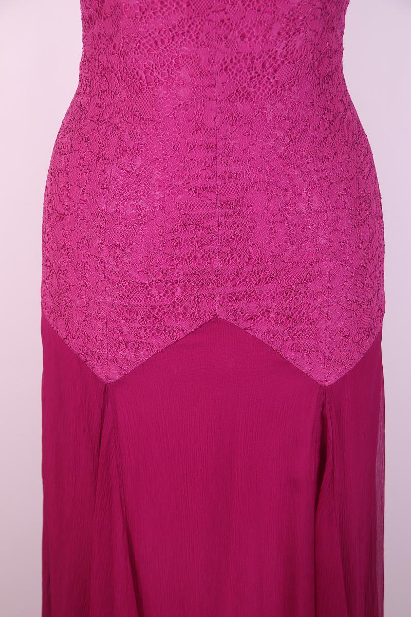 Schaufensterpuppe 84,5 cm x 62 cm x 91 cm Schaufensterpuppe 33,35 in x 24,49 in x 35,79 in
Blumarine Blugirl Abendkleid aus Seide
Größe I 38

hervorragender Zustand
