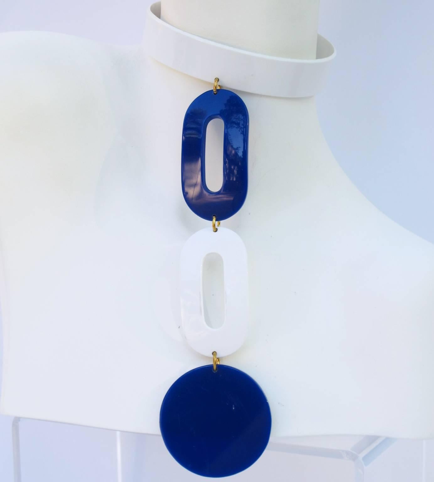 Modernist Andre Courreges Bold Mod Space Age White and Blue Dog Collar Necklace