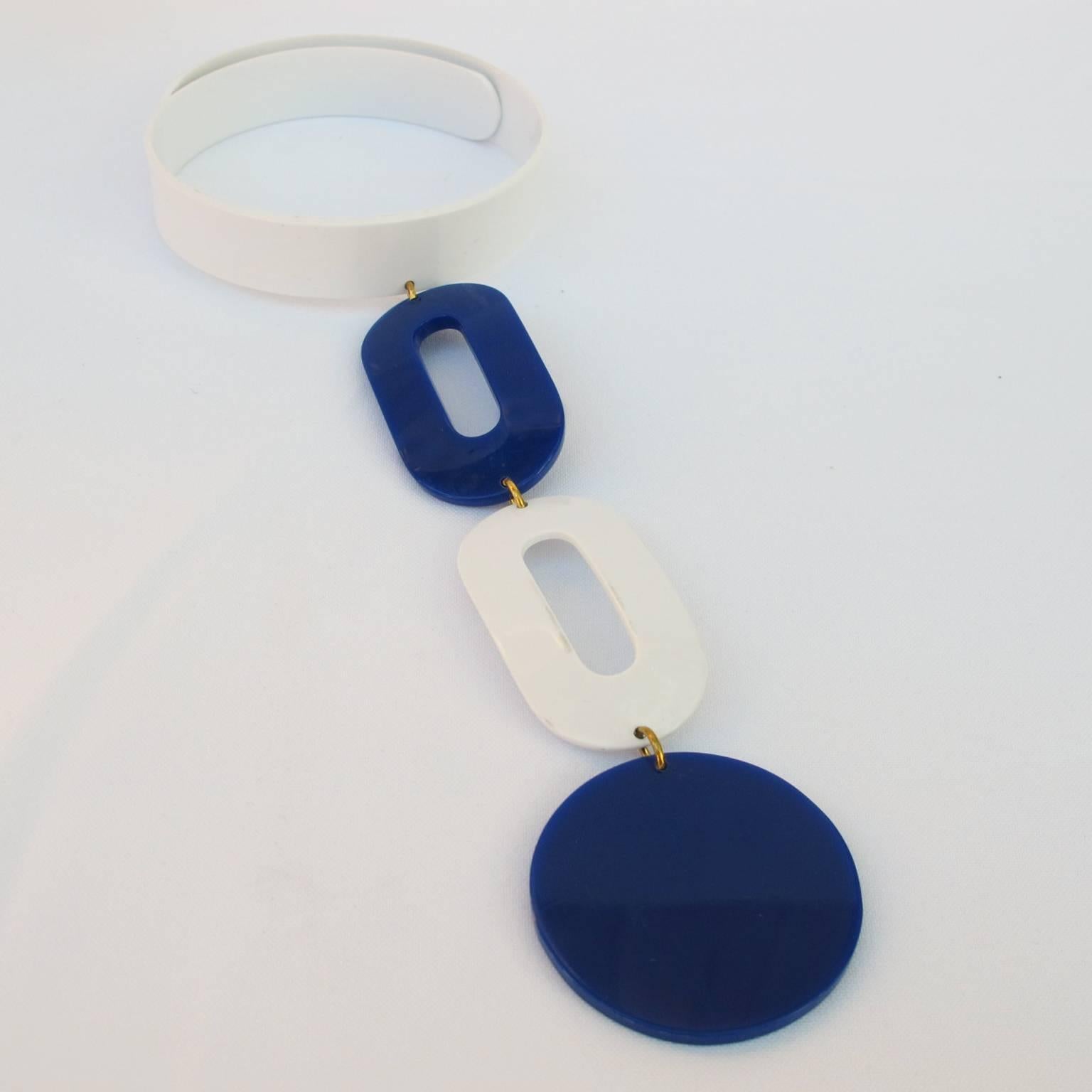 Andre Courreges Bold Mod Space Age White and Blue Dog Collar Necklace In Excellent Condition In Atlanta, GA