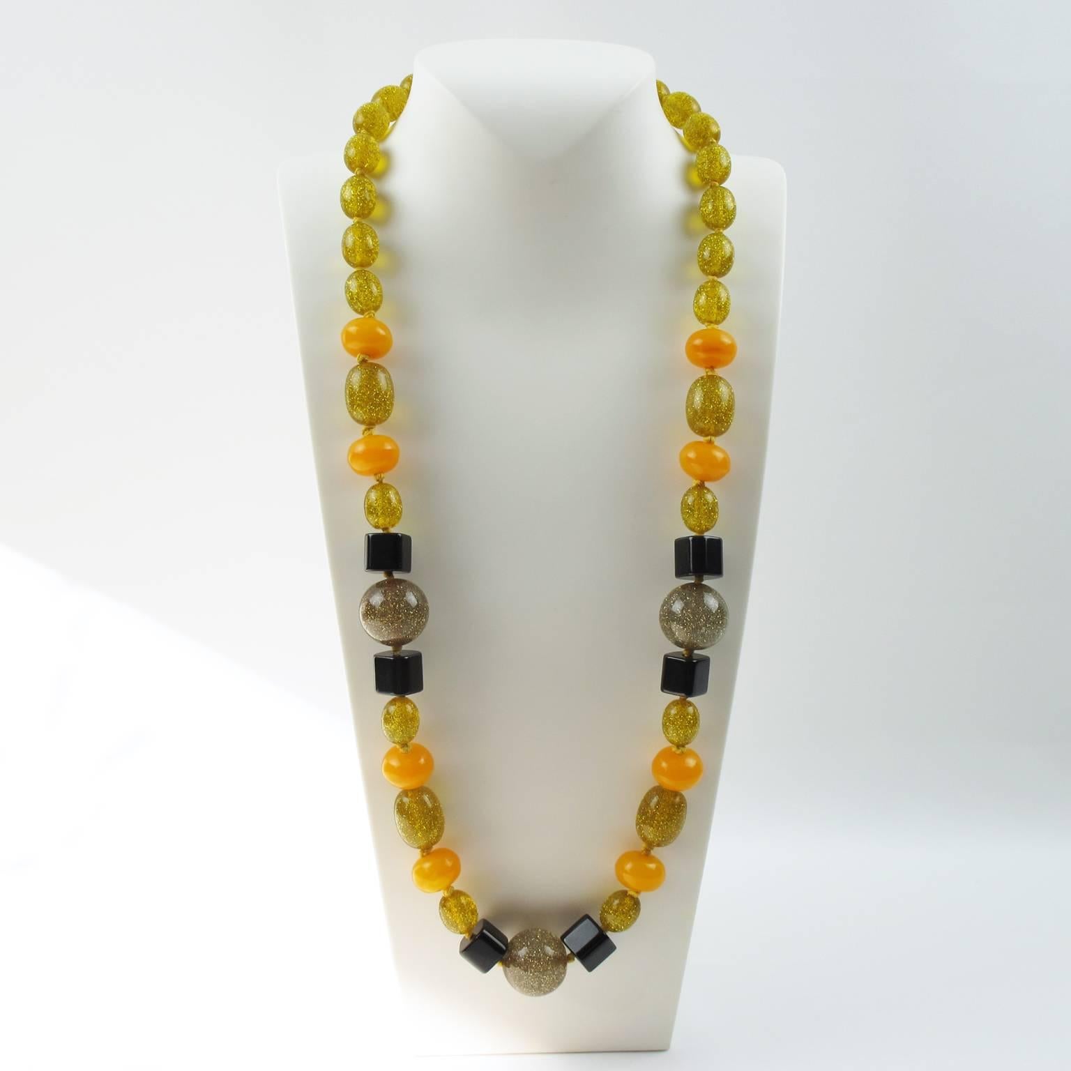 Bakelite Lucite Necklace Extra Long Shape Black Yellow Glitter Beads In Excellent Condition In Atlanta, GA