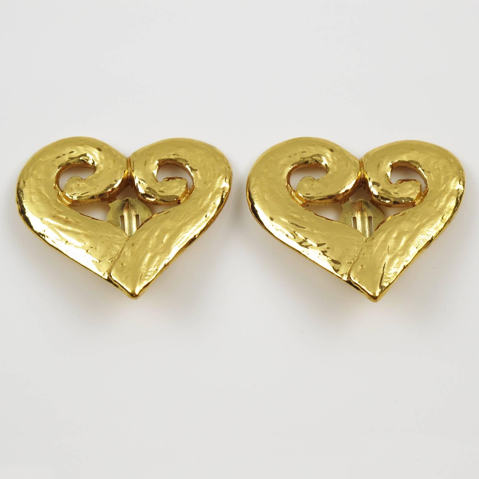 Vintage Yves Saint Laurent YSL Paris Signed Heart Clip on Earrings In Excellent Condition In Atlanta, GA