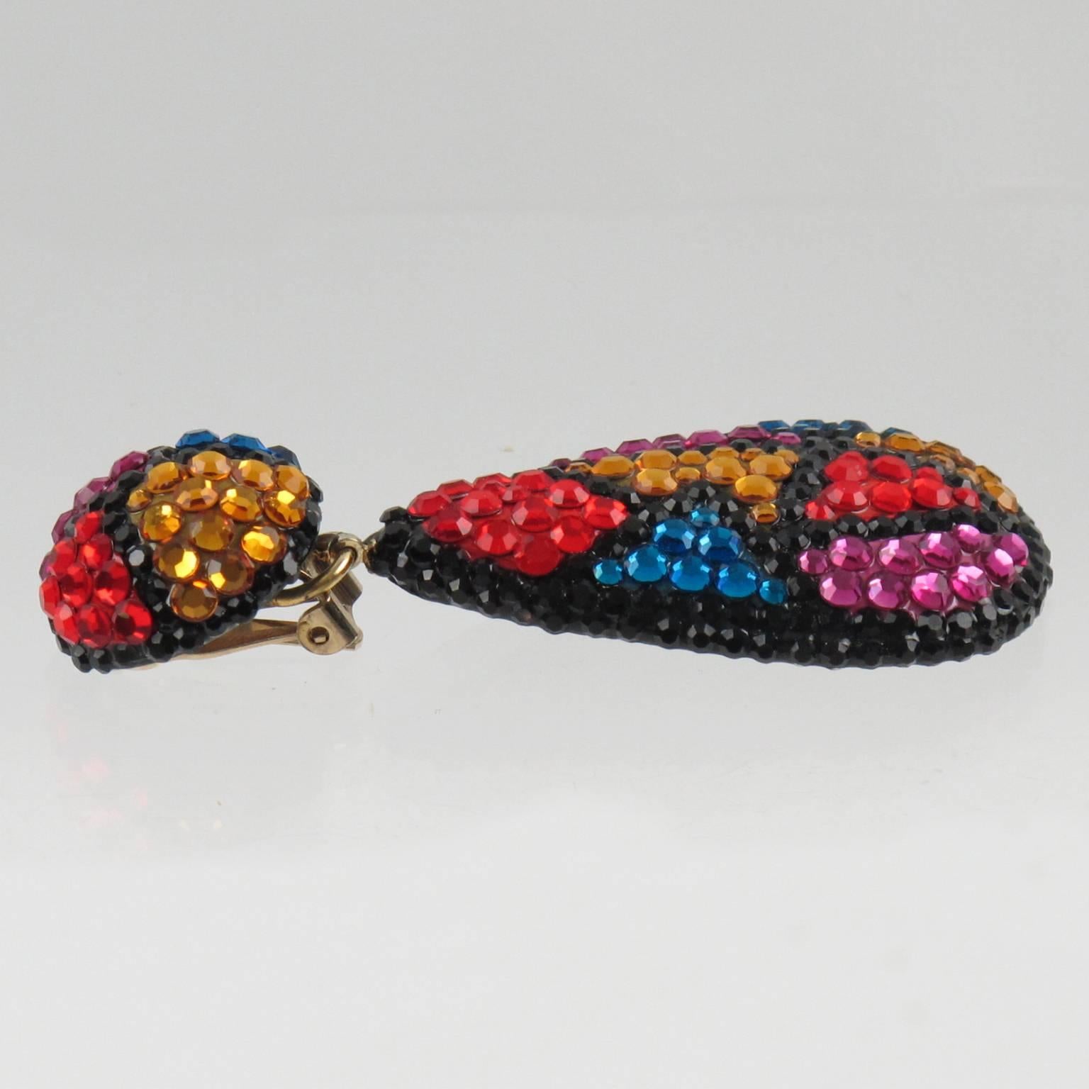 Richard Kerr Signed Dangle Clip on Earrings Multicolor Rhinestones Paved In Excellent Condition In Atlanta, GA